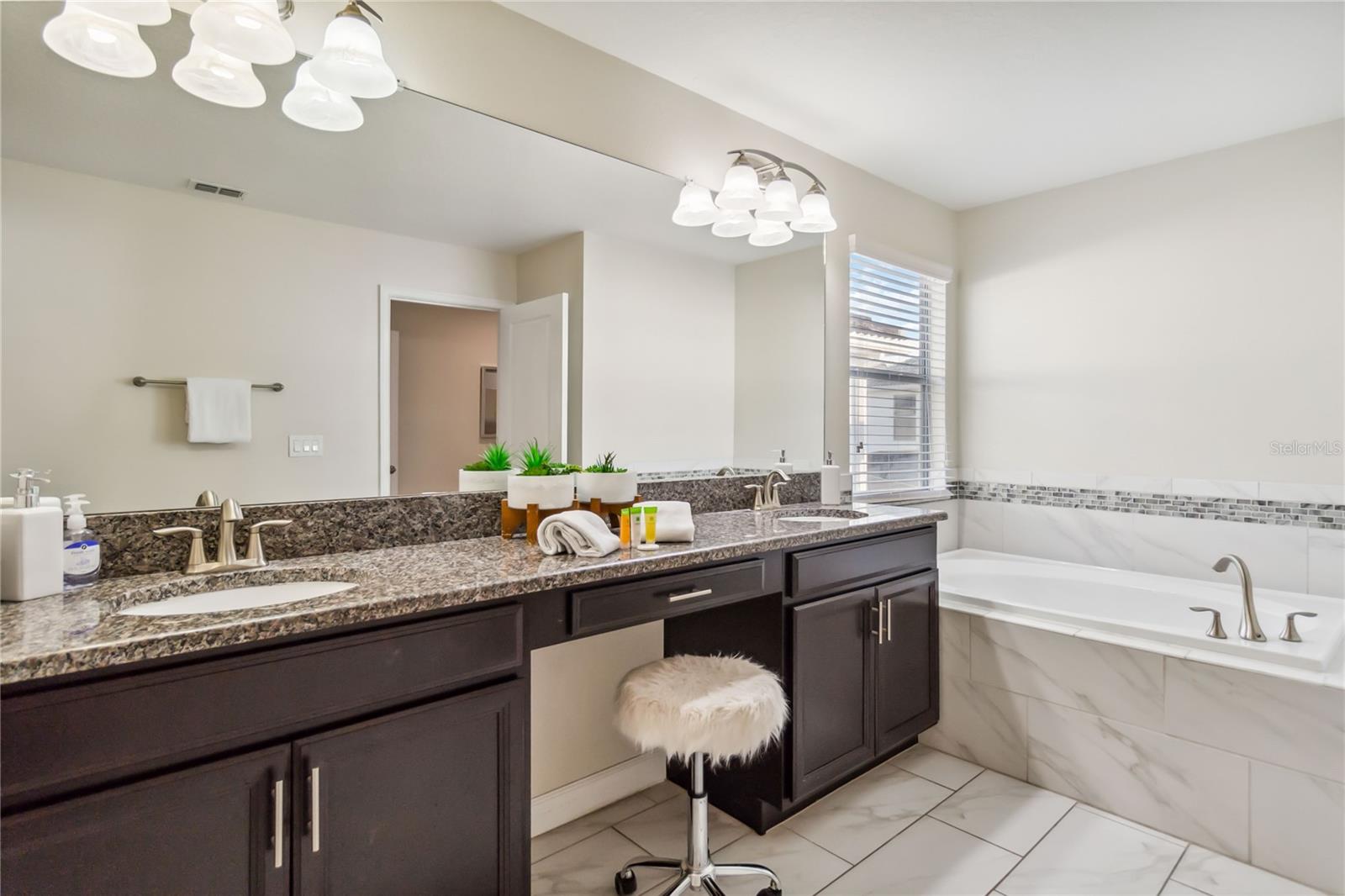 4740 SLEEPY HOLLOW DR, KISSIMMEE, FL, 34746