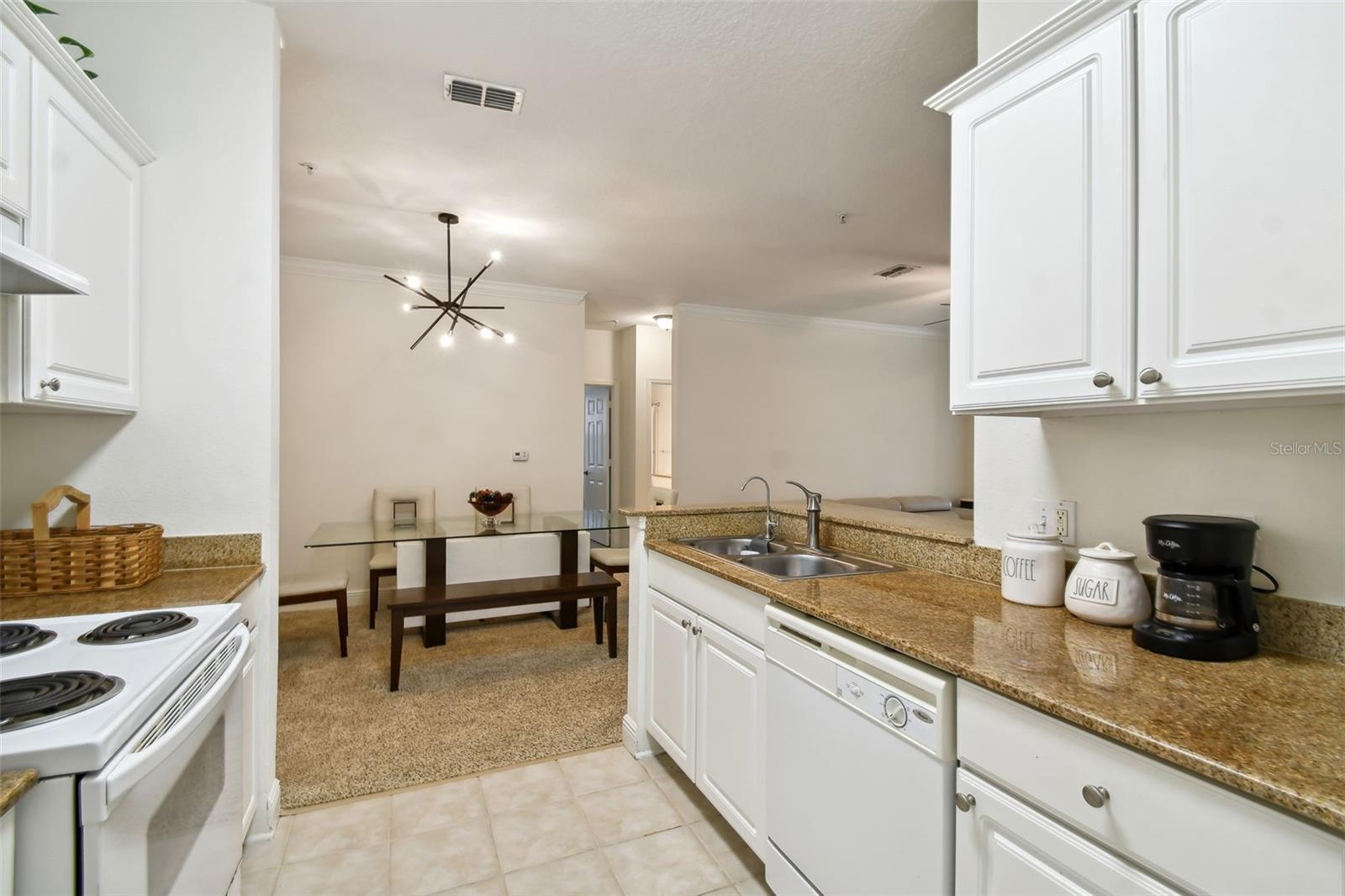 200 SOUTHERN PECAN CIR #105, WINTER GARDEN, FL, 34787