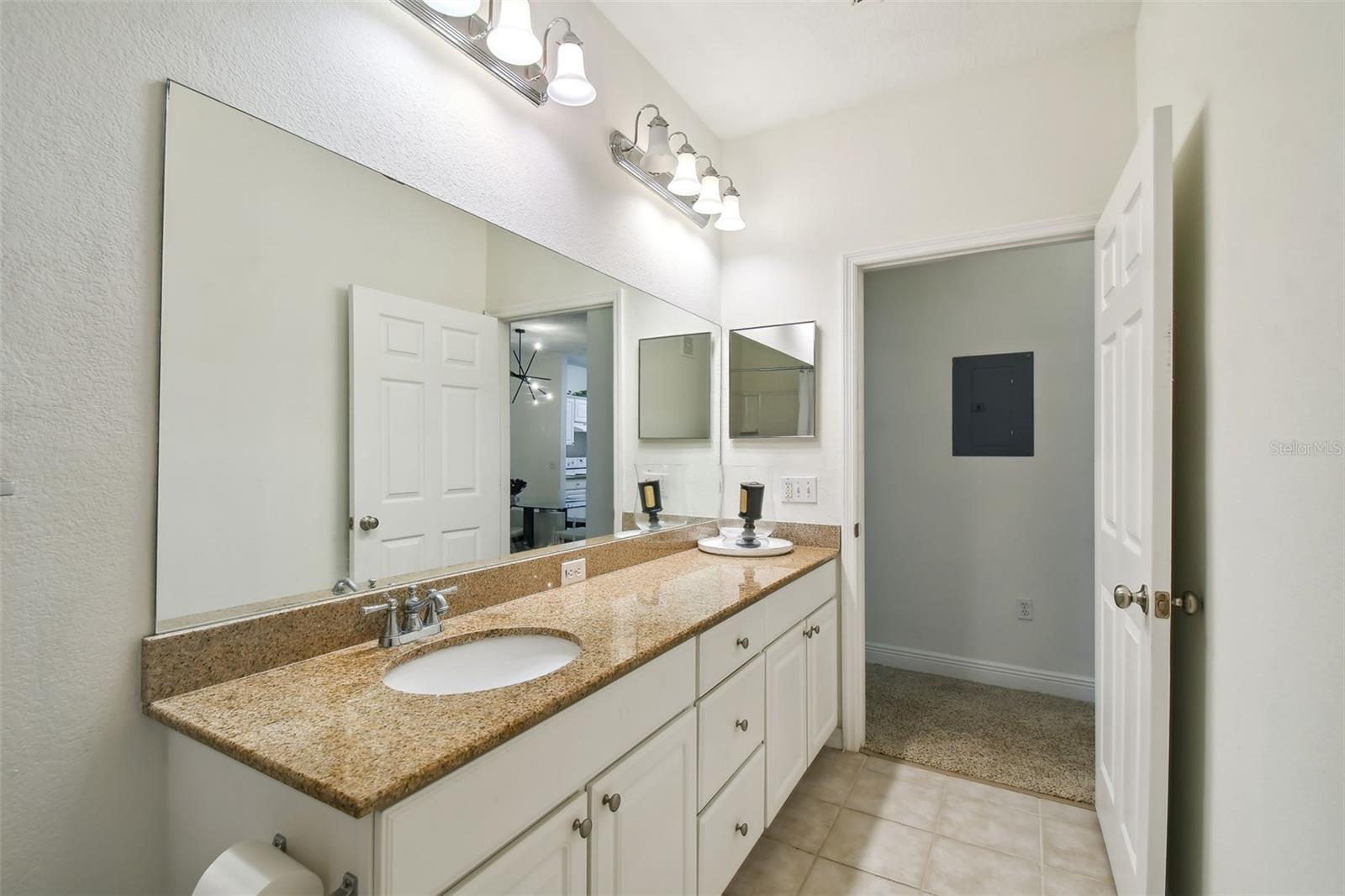200 SOUTHERN PECAN CIR #105, WINTER GARDEN, FL, 34787