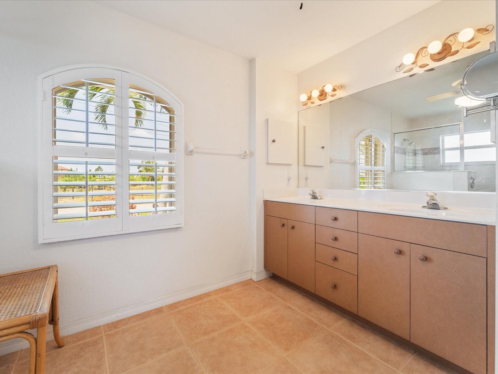 15020 ACORN CIR, PORT CHARLOTTE, FL, 33981