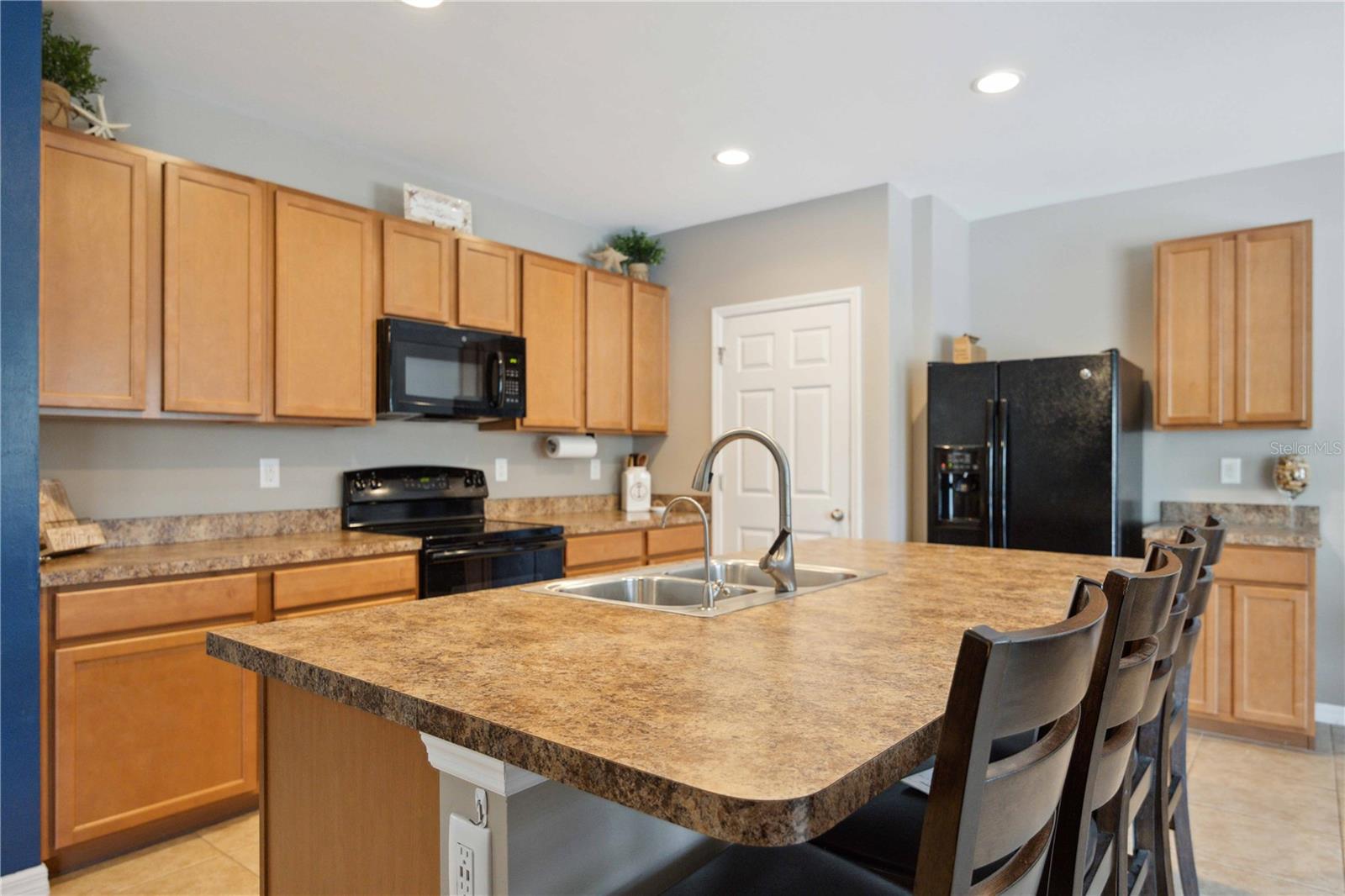 15889 VISCOUNT CIR, PORT CHARLOTTE, FL, 33981