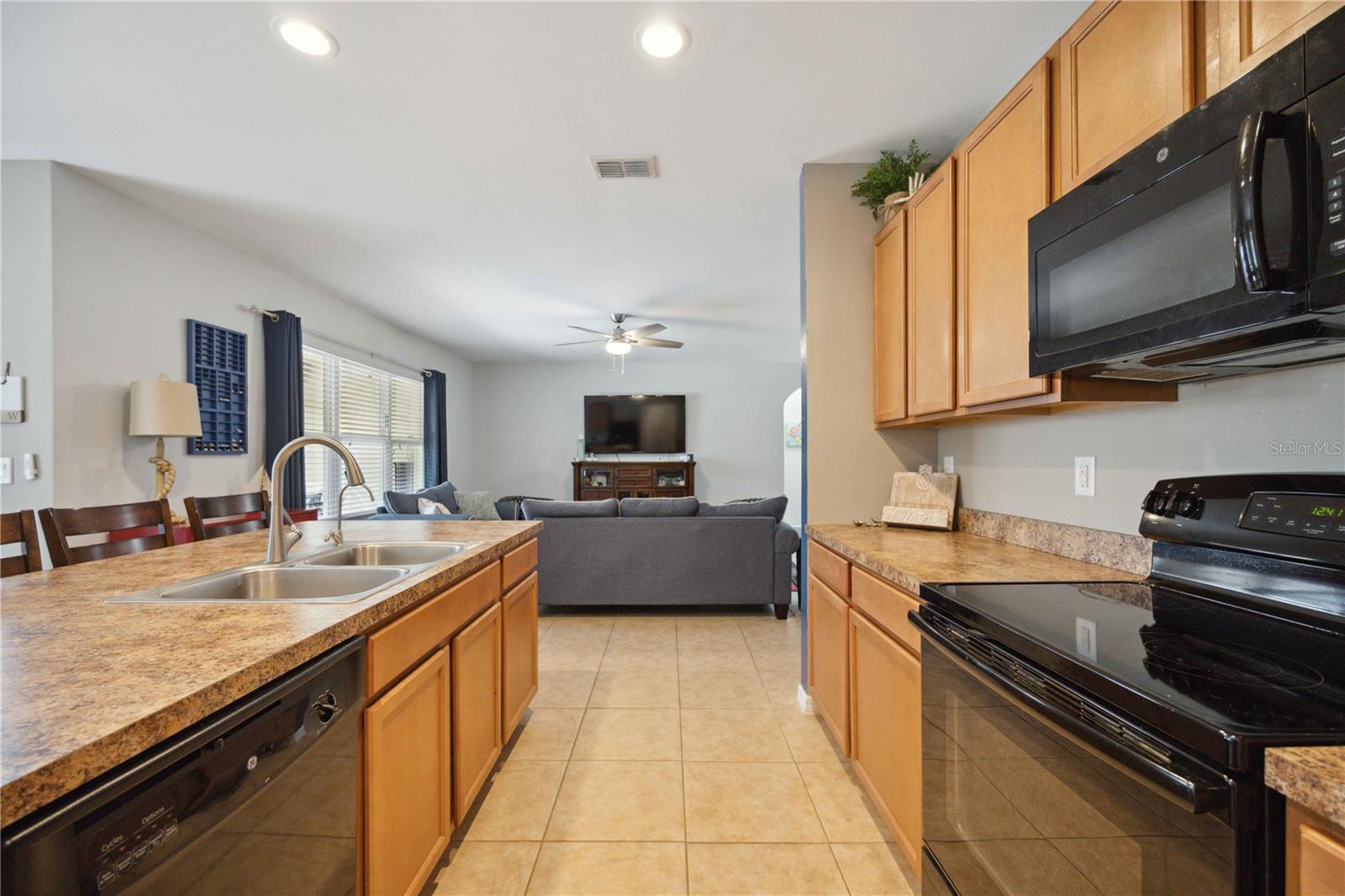 15889 VISCOUNT CIR, PORT CHARLOTTE, FL, 33981