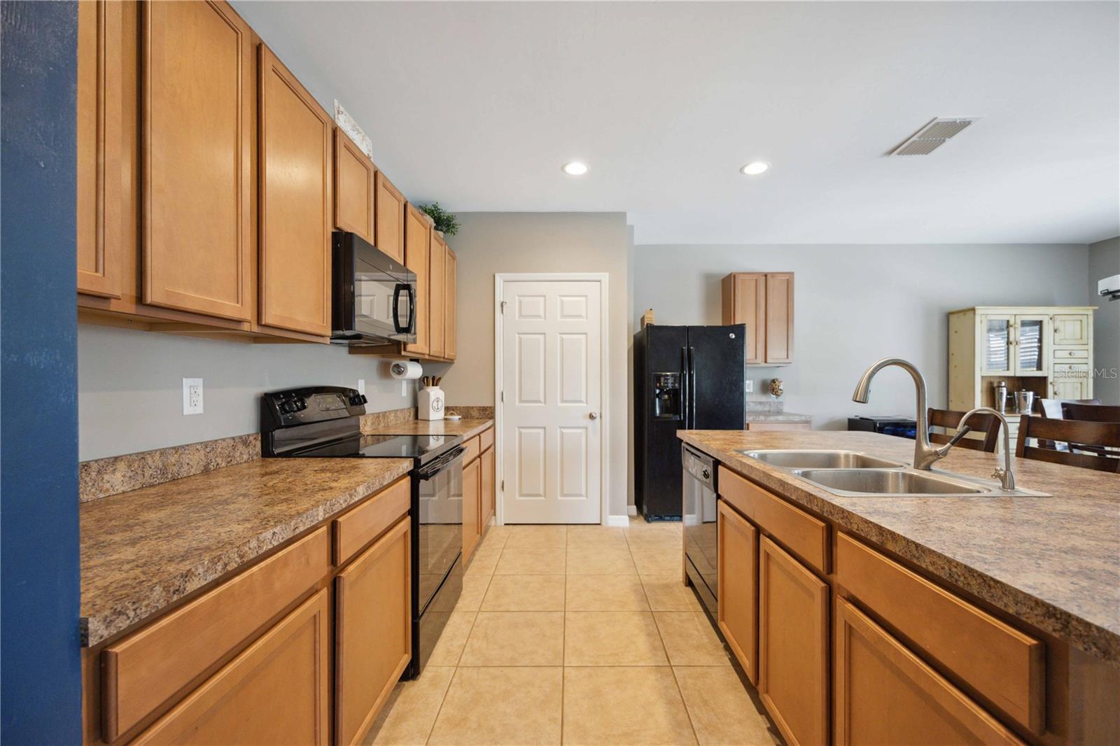 15889 VISCOUNT CIR, PORT CHARLOTTE, FL, 33981
