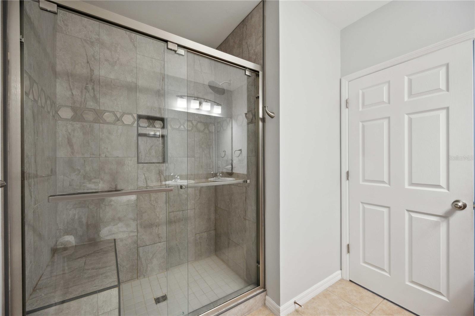 15889 VISCOUNT CIR, PORT CHARLOTTE, FL, 33981