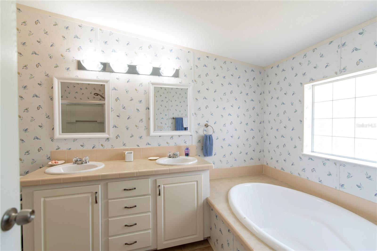 23 HOLLAND DR, PUNTA GORDA, FL, 33950