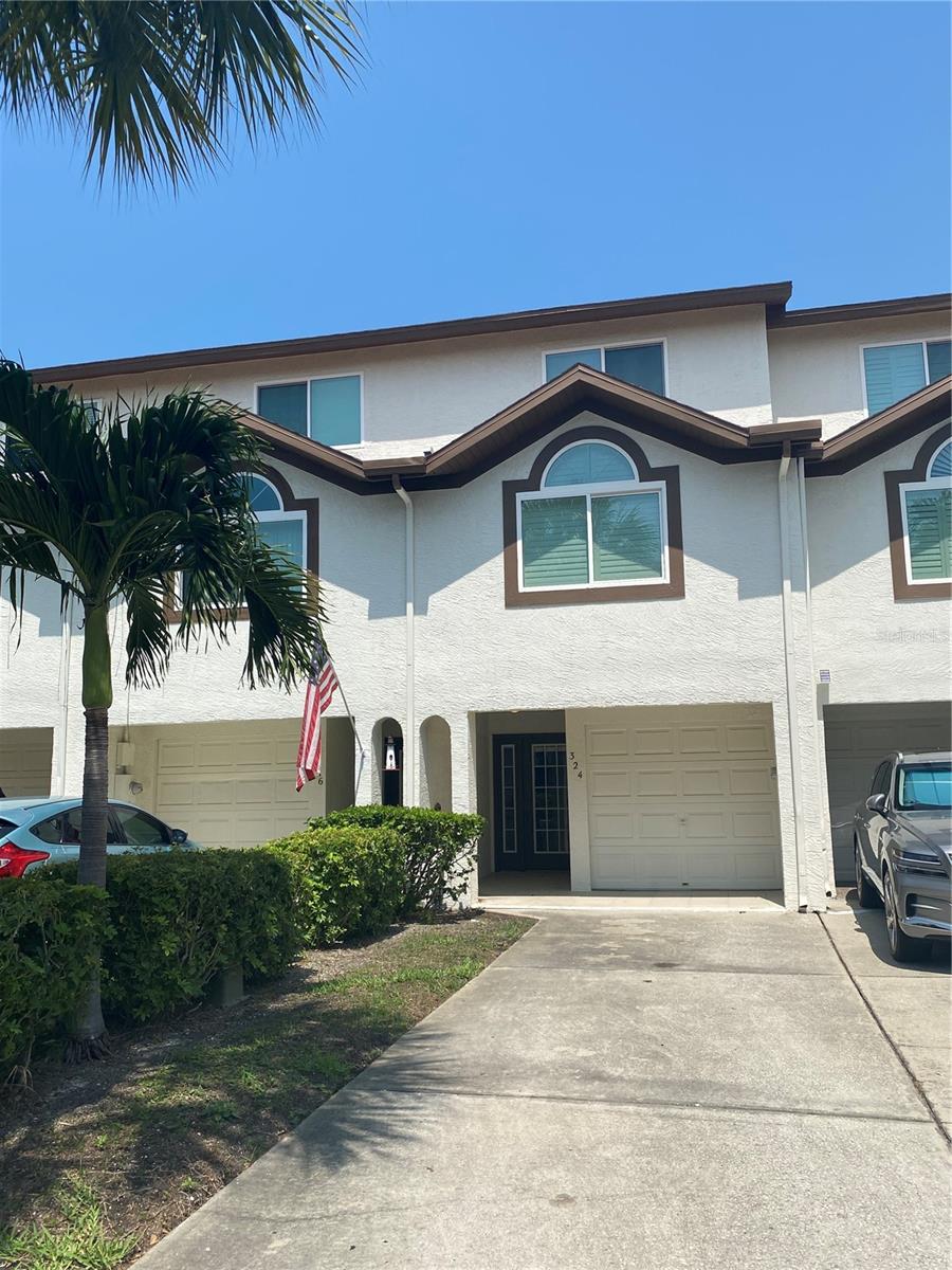 324 MADEIRA CIR, TIERRA VERDE, FL, 33715