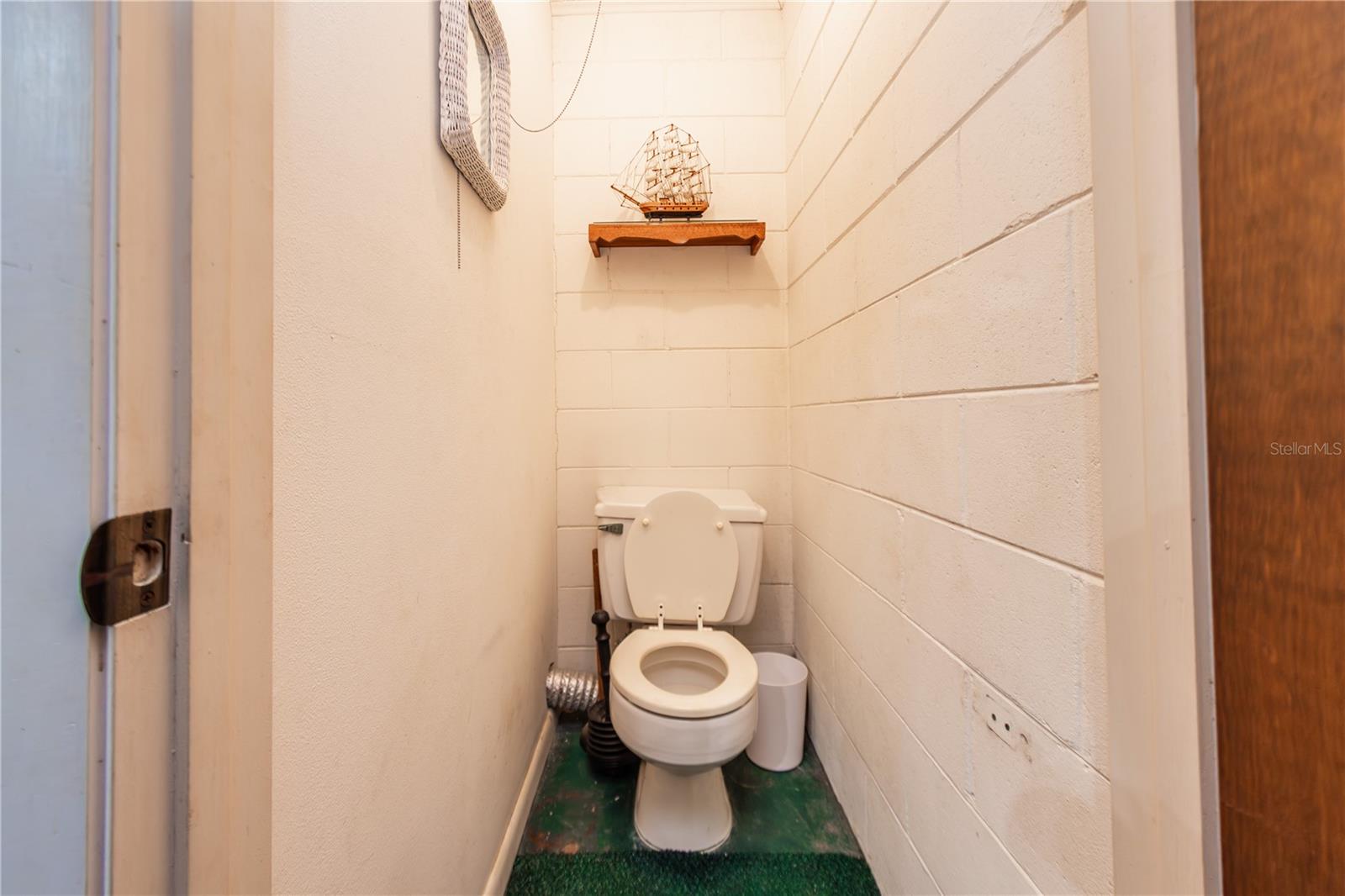 21 SEMINOLE DR, DEBARY, FL, 32713