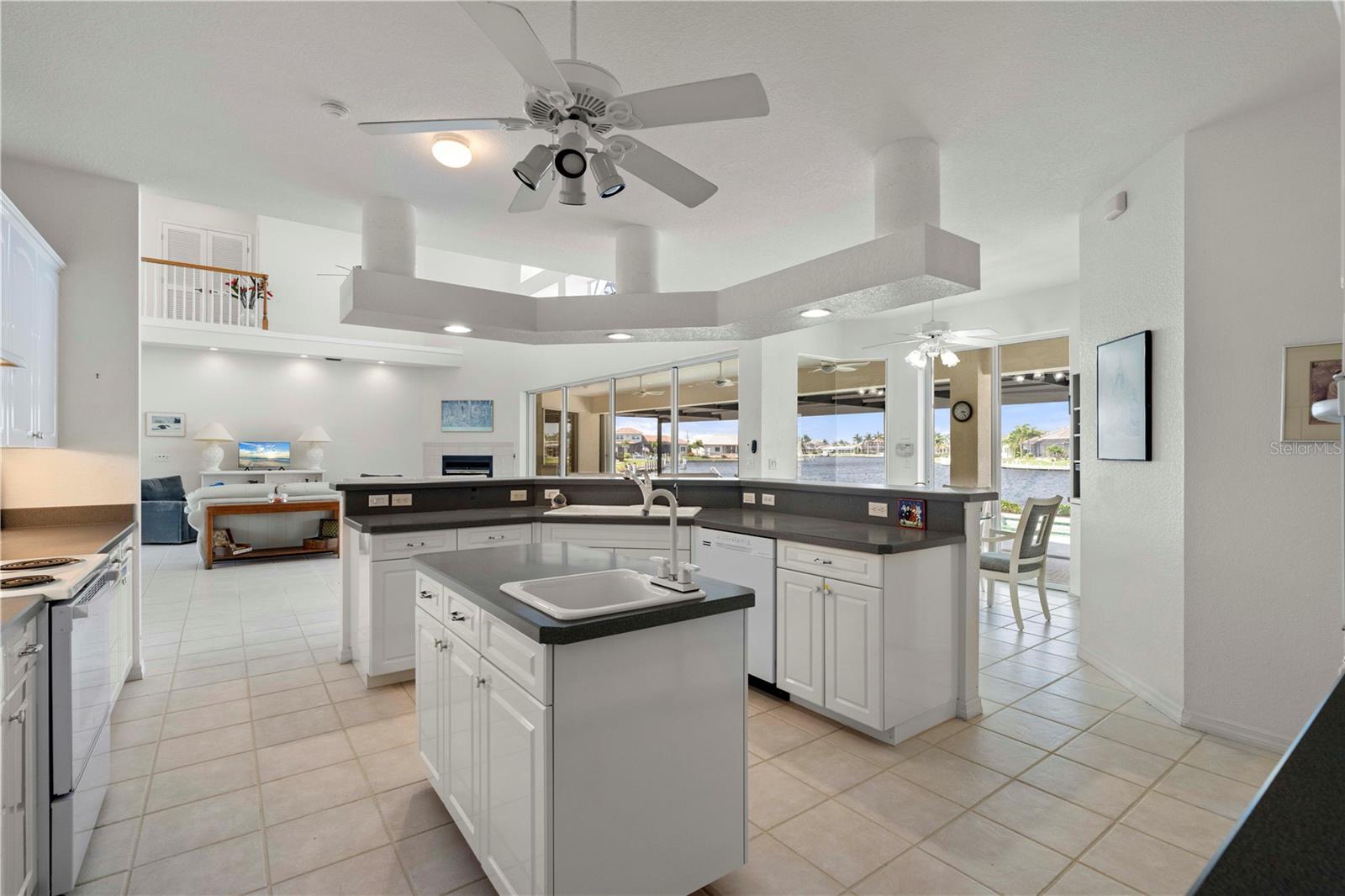 1060 SAN MATEO DR, PUNTA GORDA, FL, 33950