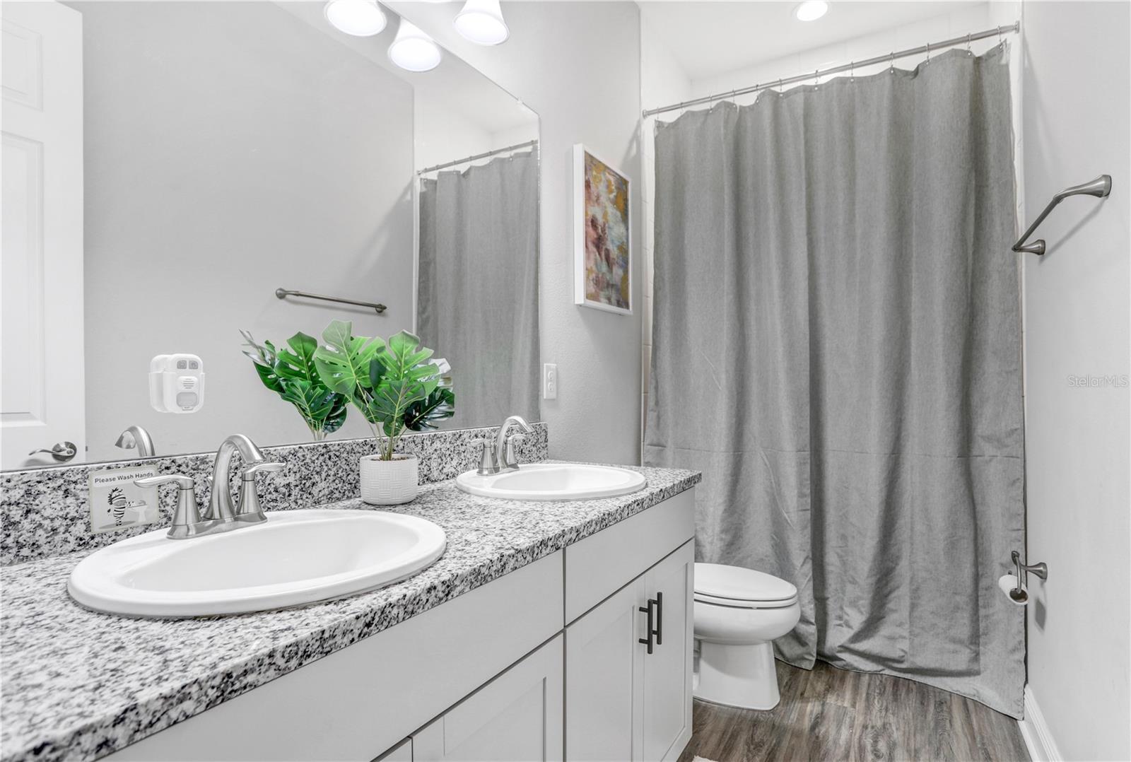 7008 MAINLAND AVE, APOLLO BEACH, FL, 33572