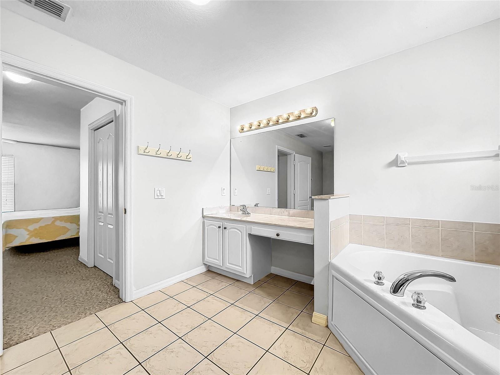 20151 BAY CEDAR AVE, TAMPA, FL, 33647