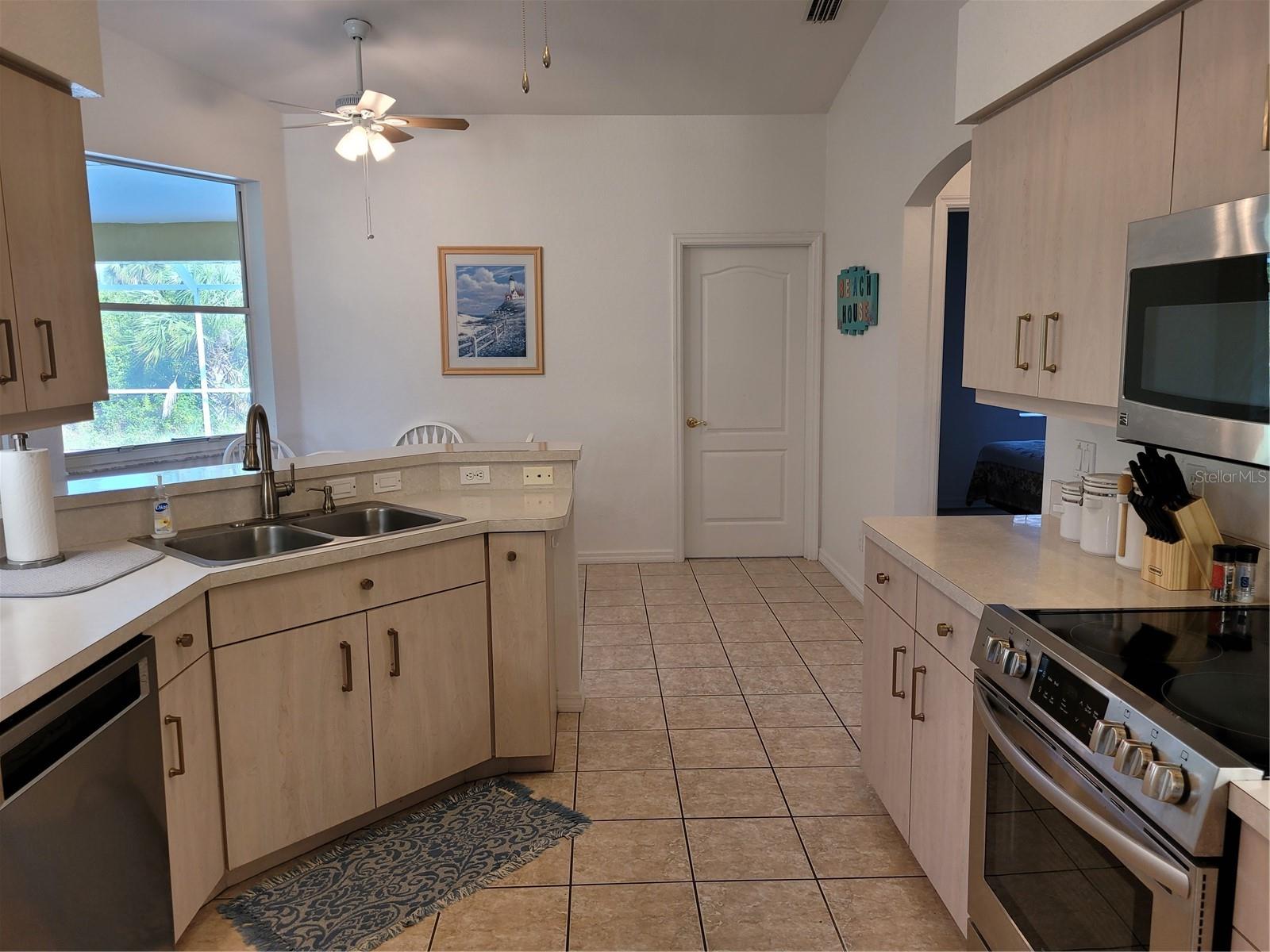 72 LONG MEADOW CT, ROTONDA WEST, FL, 33947