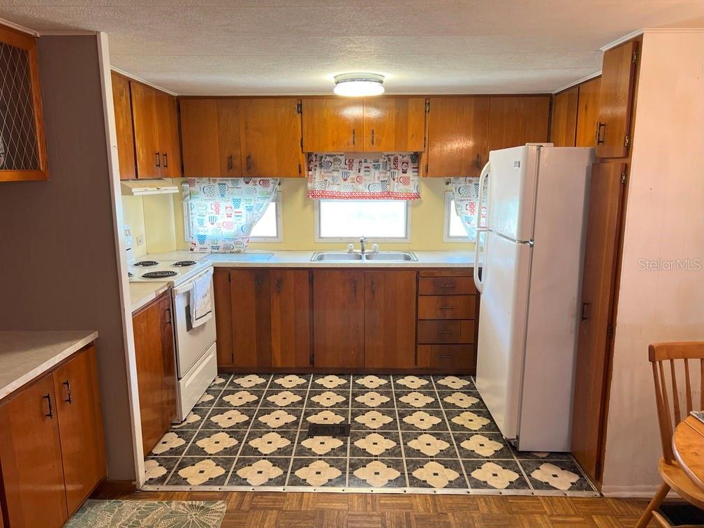 39047 OLA AVE, ZEPHYRHILLS, FL, 33542