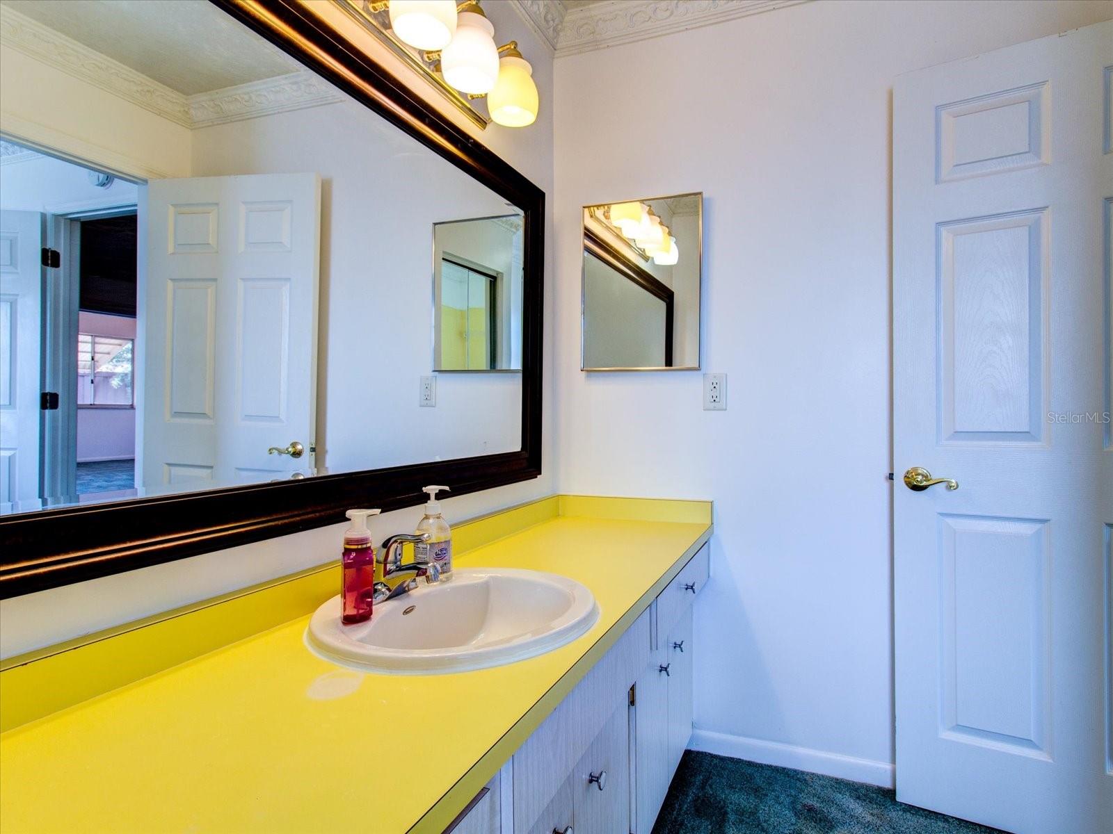 1810 HAVERFORD AVE, SUN CITY CENTER, FL, 33573