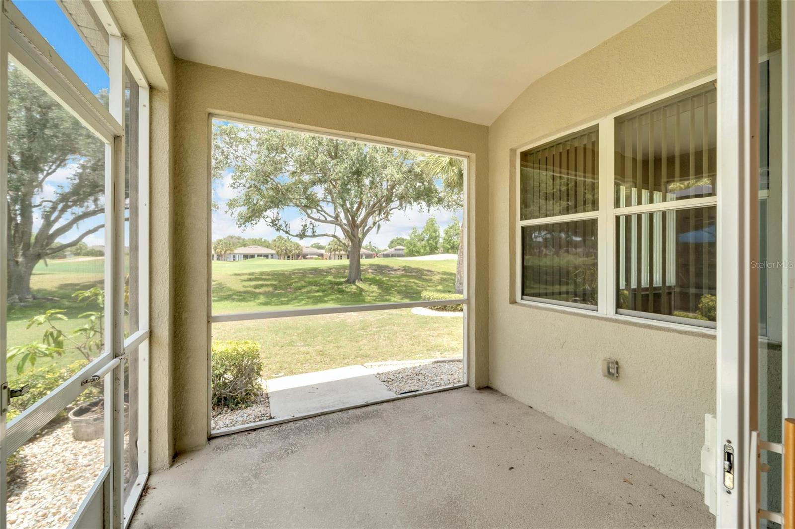 1013 EMERALD DUNES DR, SUN CITY CENTER, FL, 33573