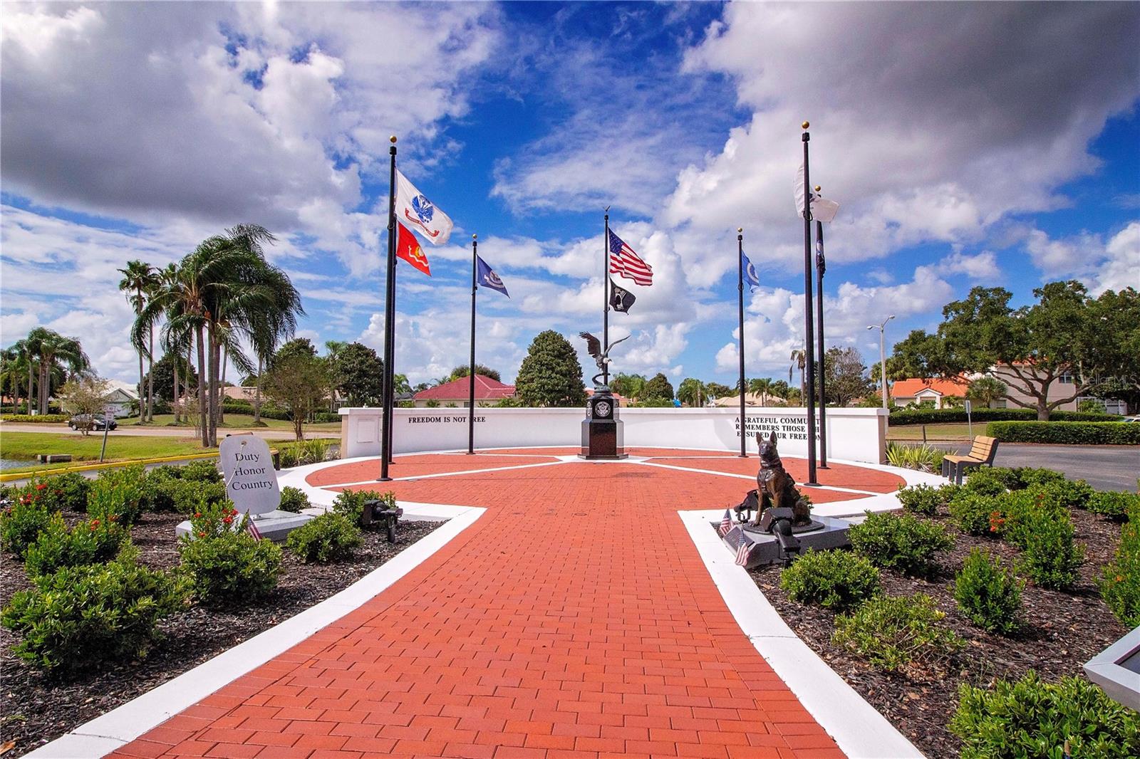 386 CLUB MANOR DR, SUN CITY CENTER, FL, 33573