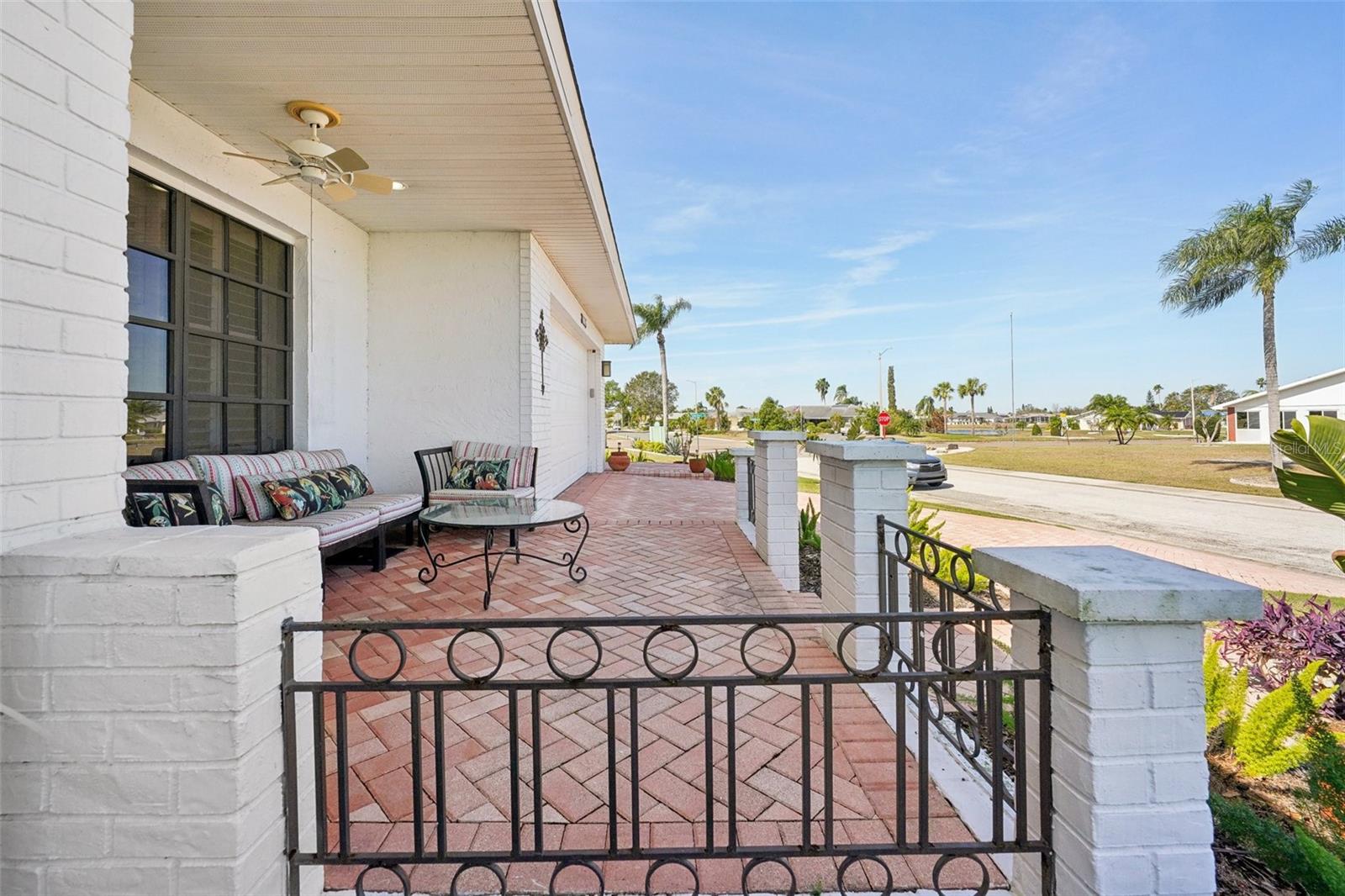 386 CLUB MANOR DR, SUN CITY CENTER, FL, 33573