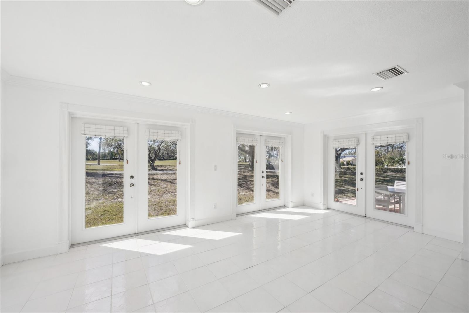 386 CLUB MANOR DR, SUN CITY CENTER, FL, 33573