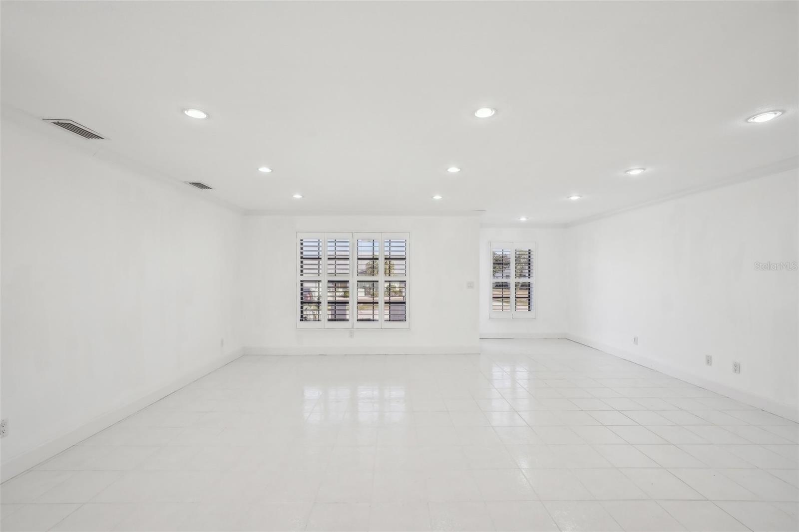386 CLUB MANOR DR, SUN CITY CENTER, FL, 33573