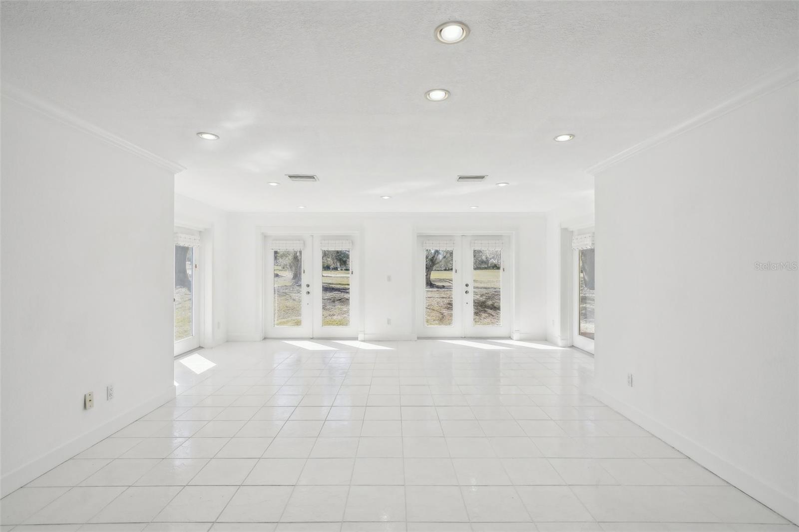 386 CLUB MANOR DR, SUN CITY CENTER, FL, 33573