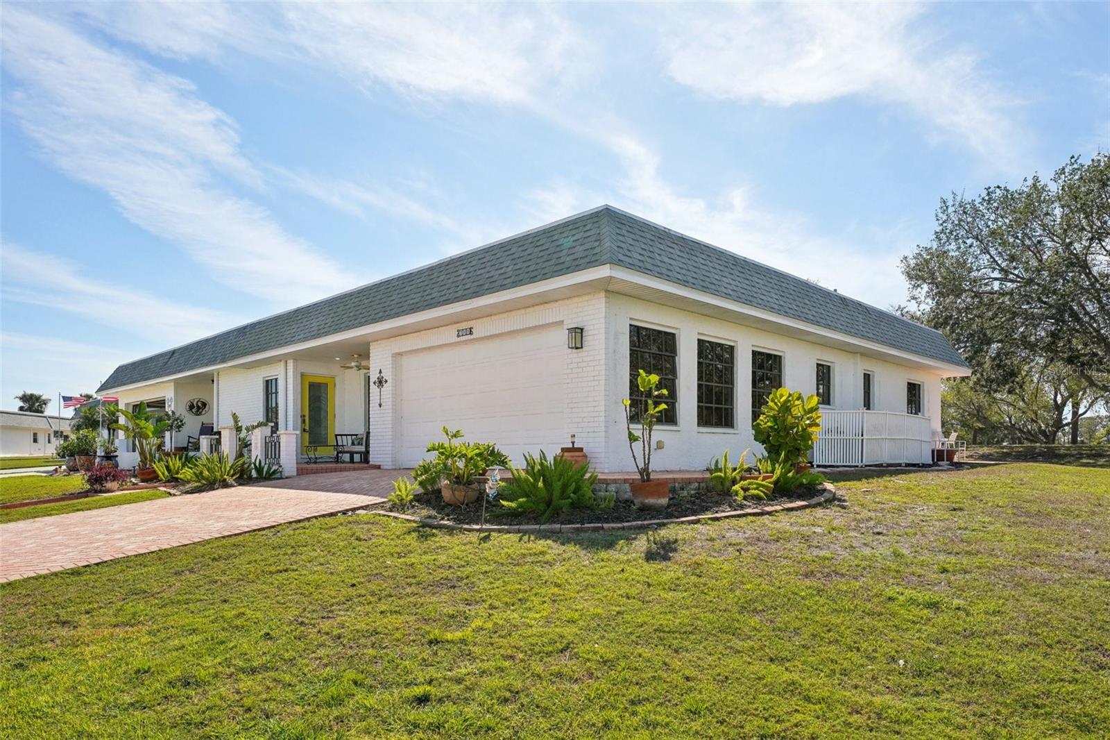 386 CLUB MANOR DR, SUN CITY CENTER, FL, 33573