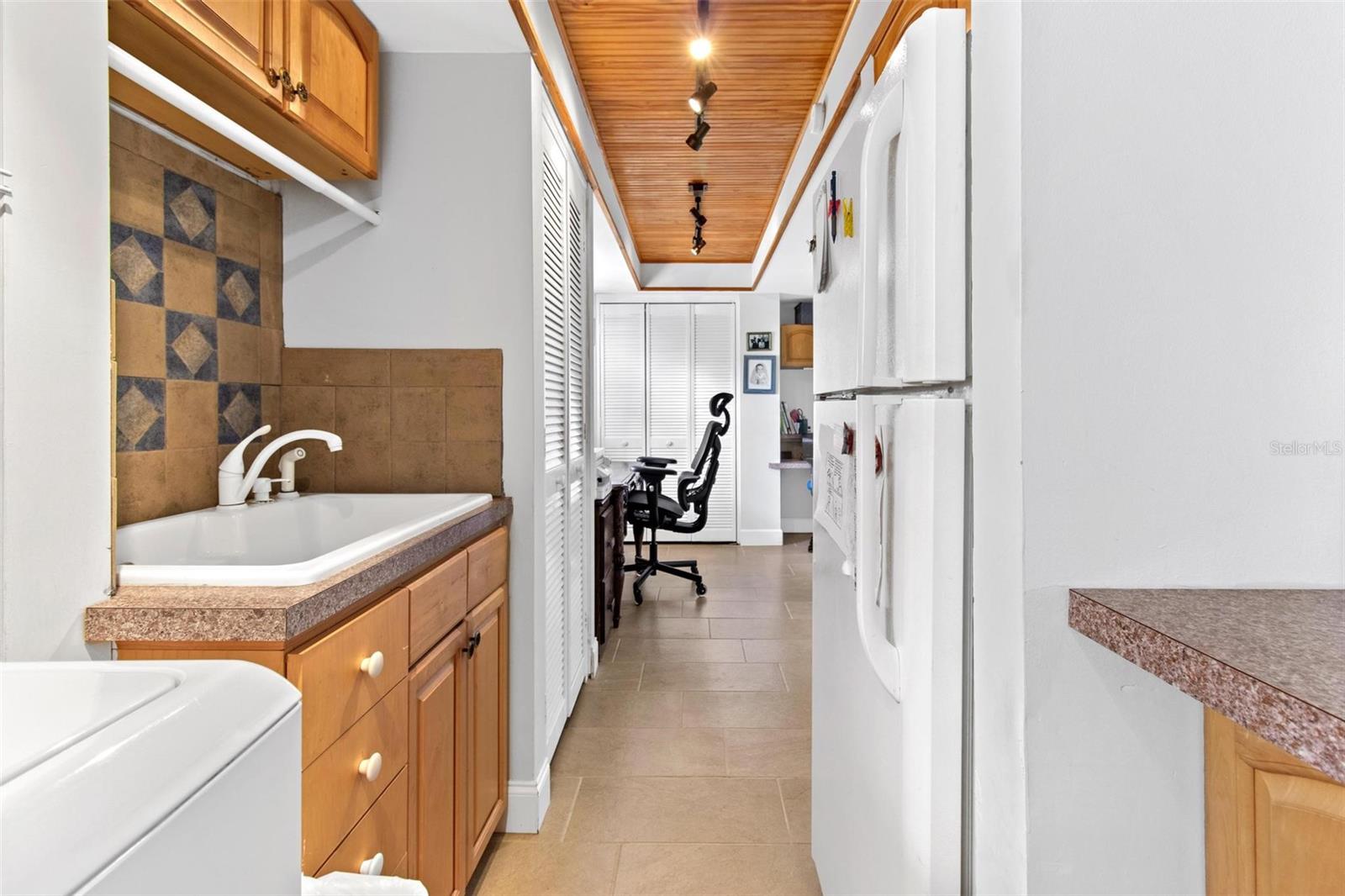 240 WINDWARD PSGE #602, CLEARWATER BEACH, FL, 33767