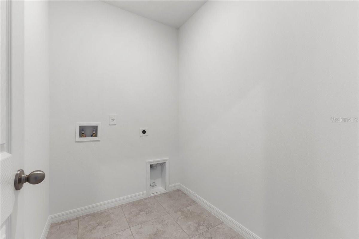 2470 LEEDS ST, HAINES CITY, FL, 33844