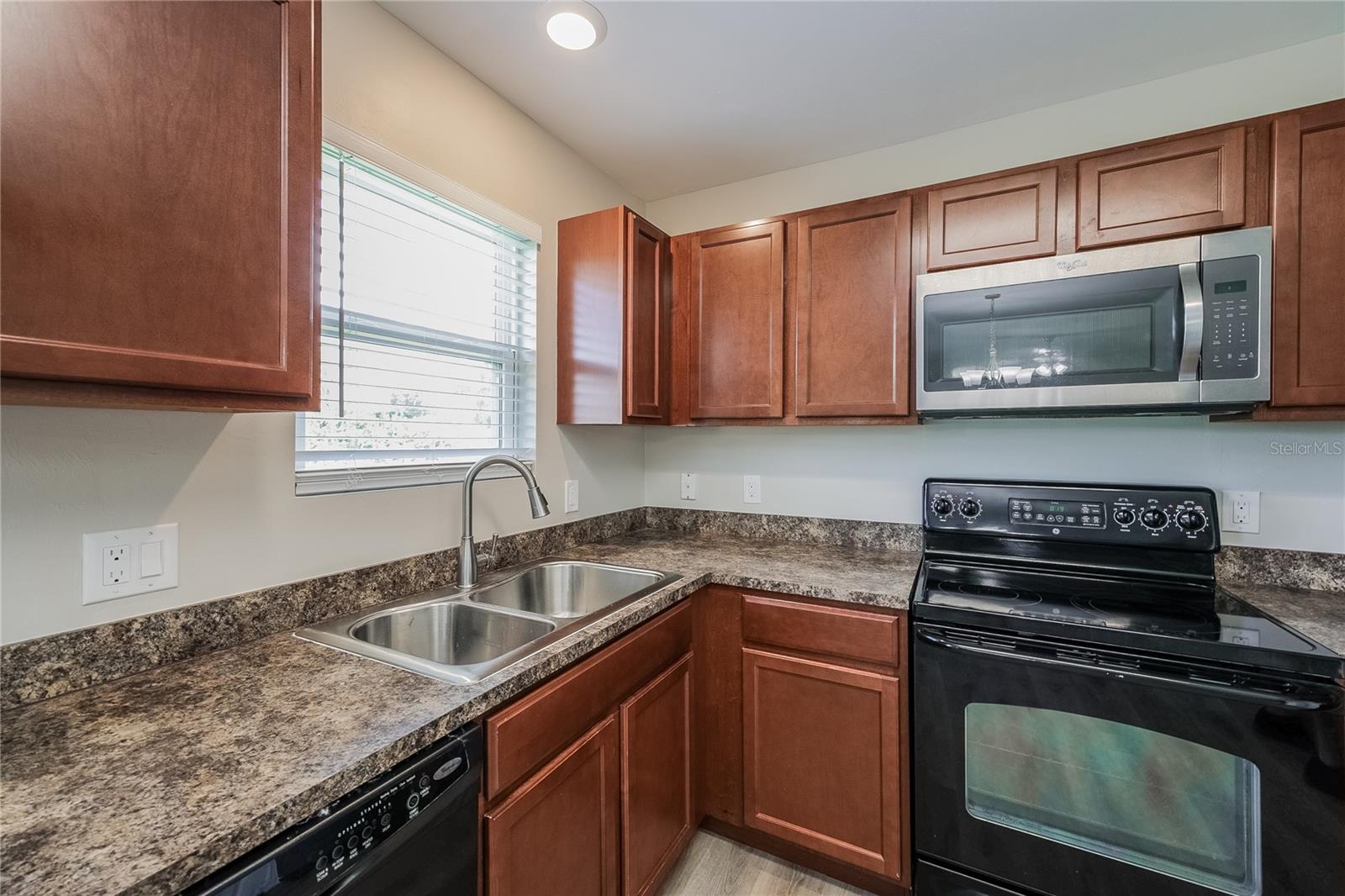2739 NE 7TH AVE, CAPE CORAL, FL, 33909