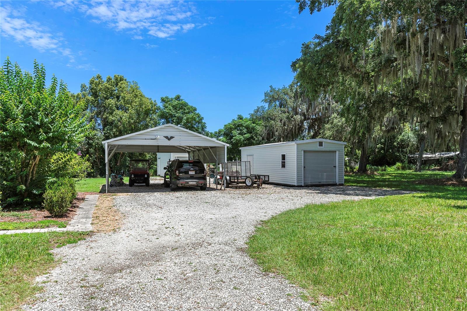 590 CRESCENT ST, UMATILLA, FL, 32784