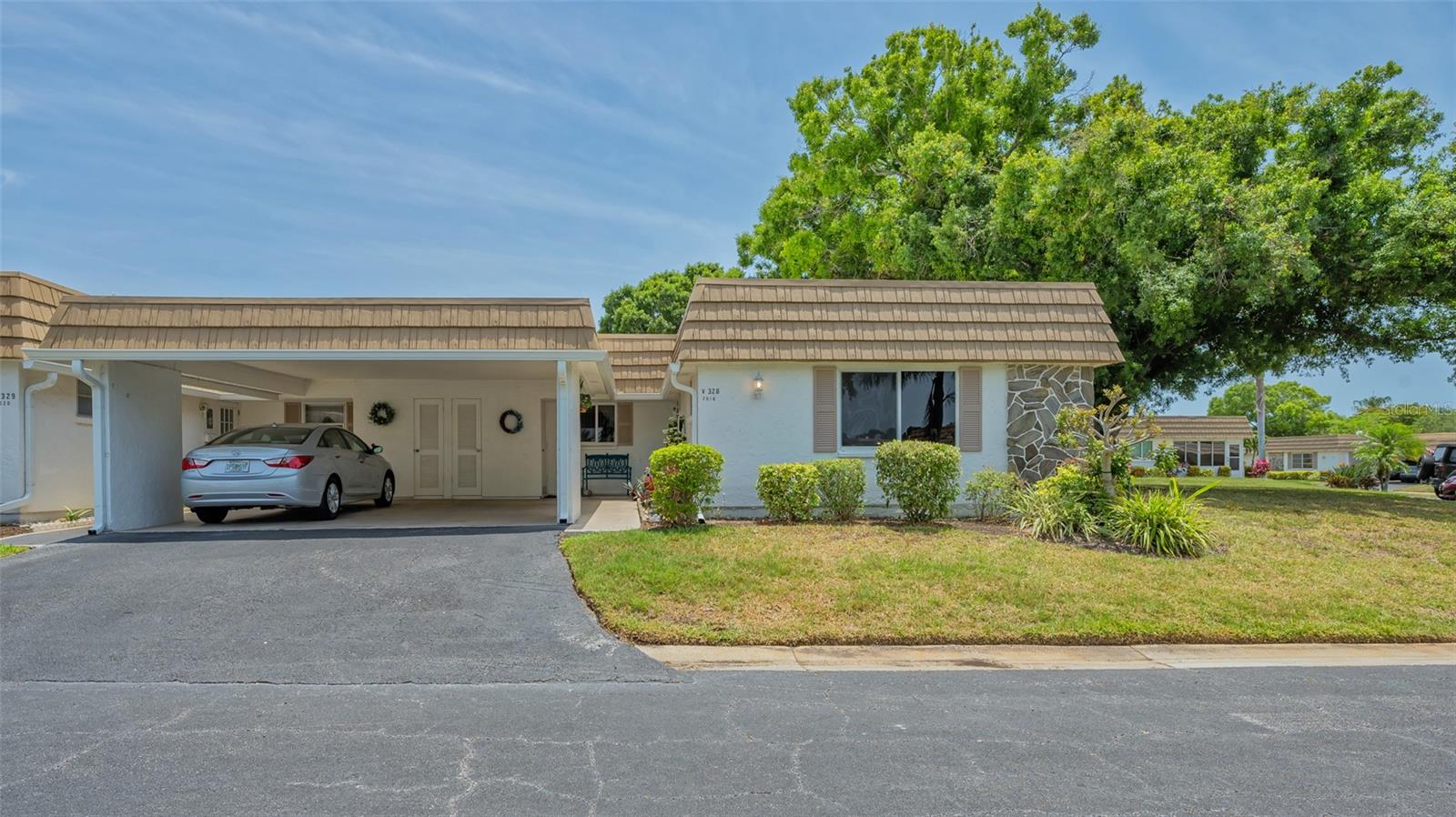 2016 RIVERBLUFF PKWY #V328, SARASOTA, FL, 34231