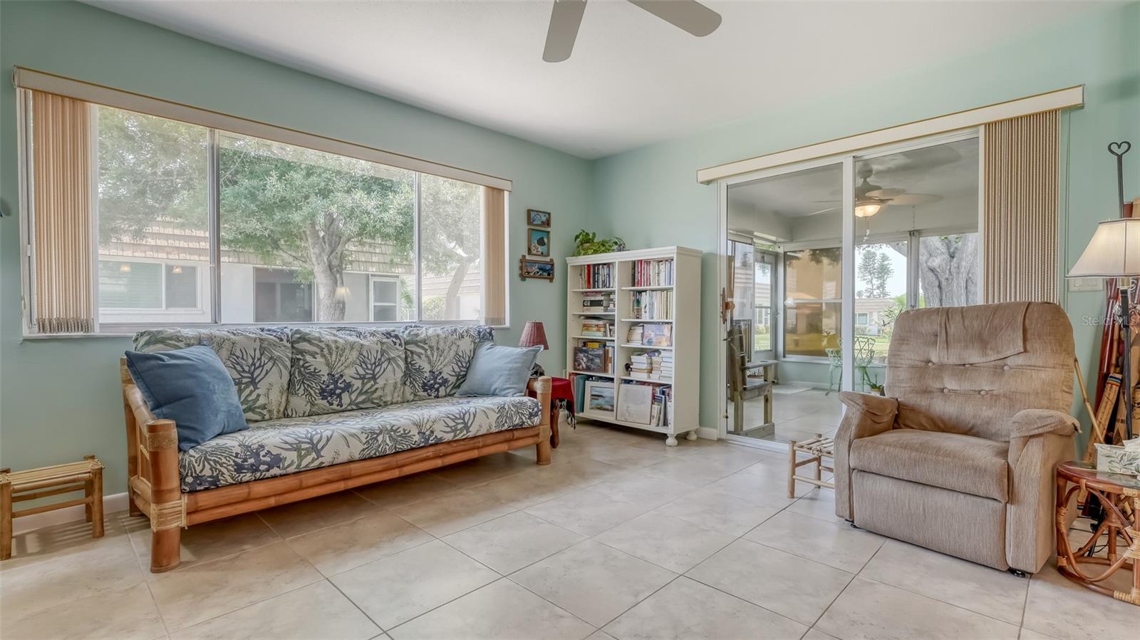 2016 RIVERBLUFF PKWY #V328, SARASOTA, FL, 34231