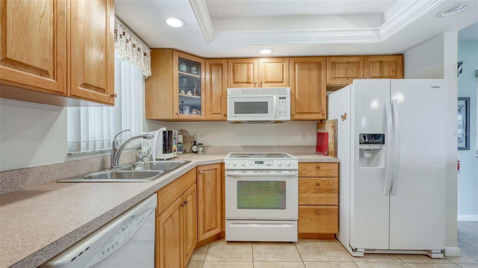 2016 RIVERBLUFF PKWY #V328, SARASOTA, FL, 34231