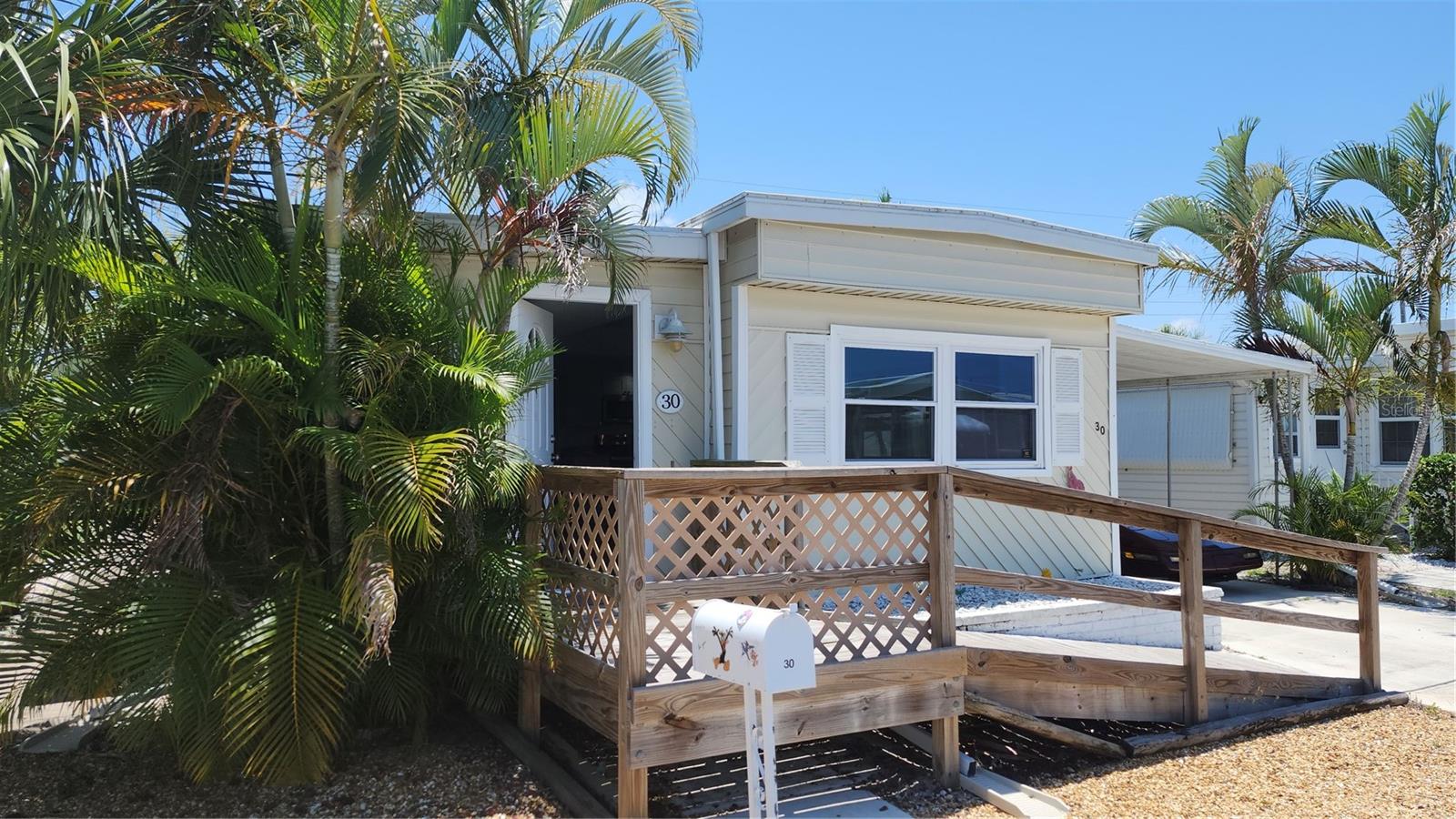 30 FLORES DR, PALMETTO, FL, 34221