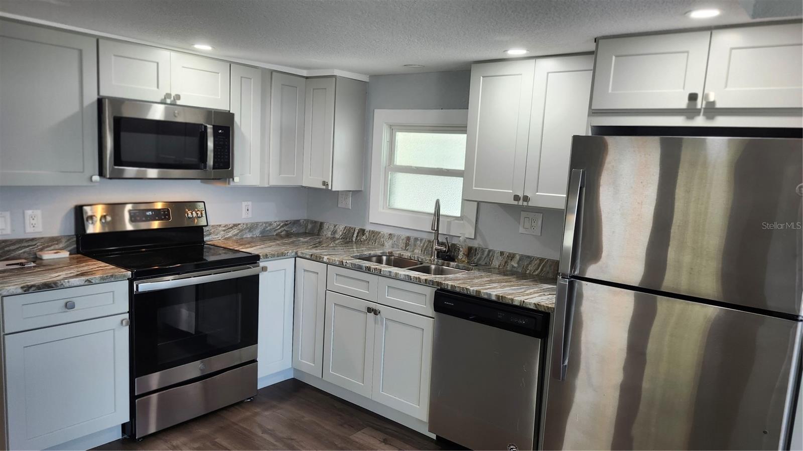 30 FLORES DR, PALMETTO, FL, 34221