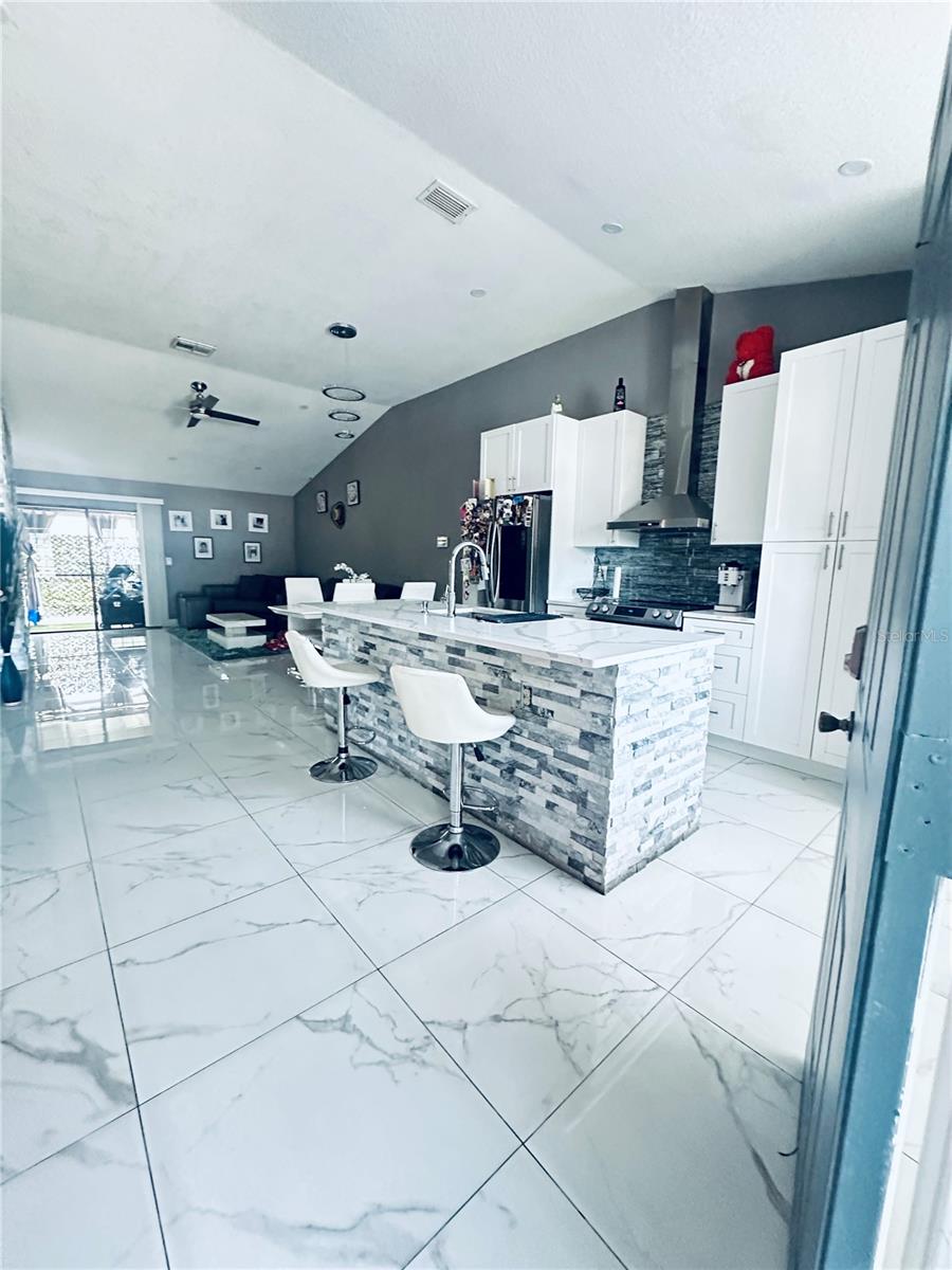 12534 CASTLE HILL DR, TAMPA, FL, 33624