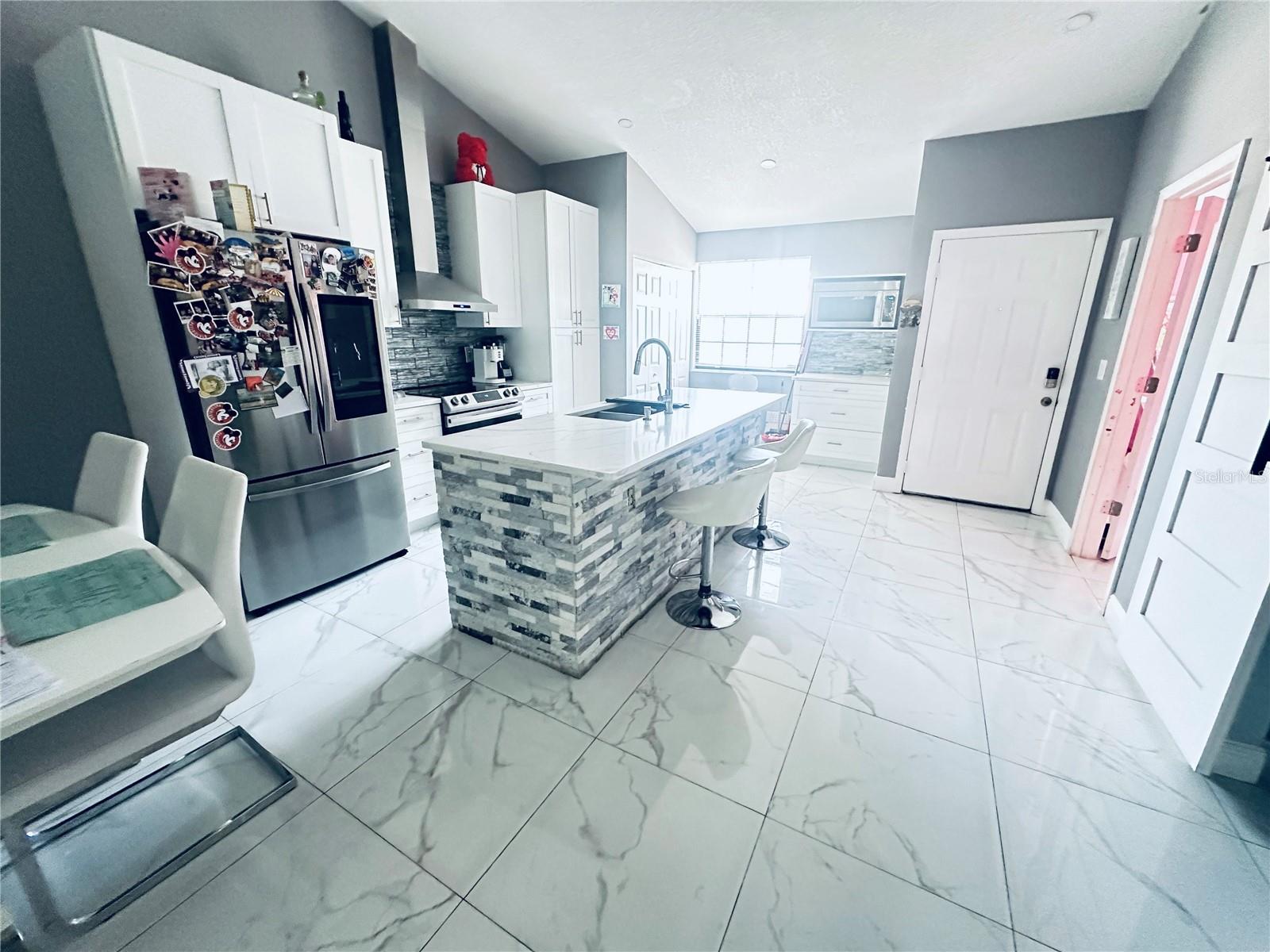 12534 CASTLE HILL DR, TAMPA, FL, 33624