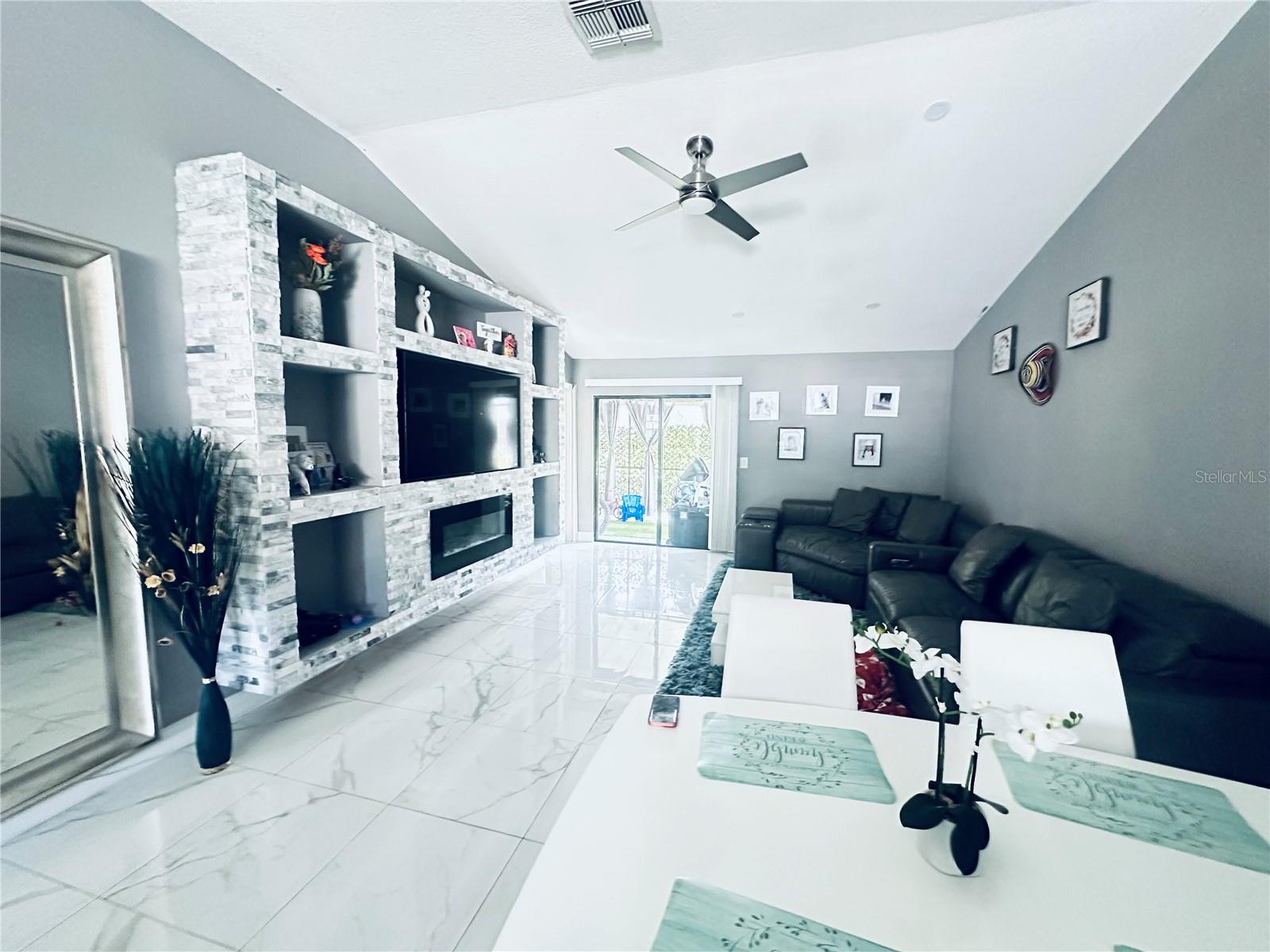 12534 CASTLE HILL DR, TAMPA, FL, 33624