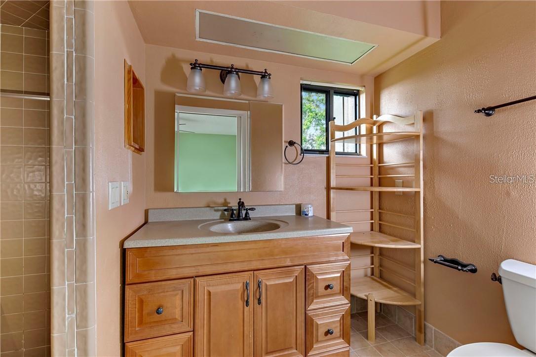 P4930502 Property Photo