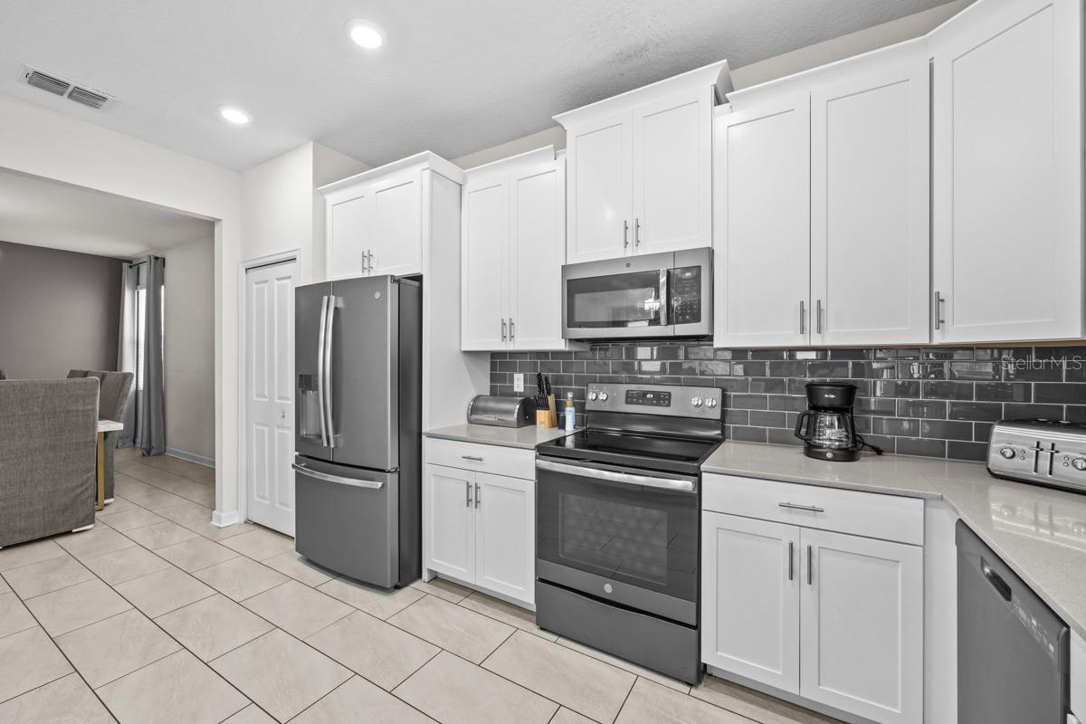 8822 INTERLOCKING CT, DAVENPORT, FL, 33896