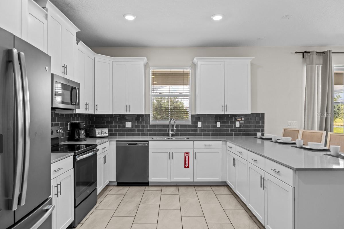 8822 INTERLOCKING CT, DAVENPORT, FL, 33896