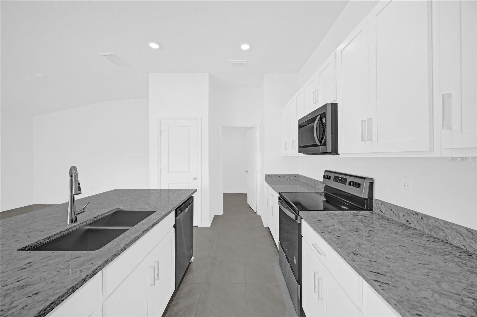 8620 CARIBBEAN PINE WAY, LAKELAND, FL, 33809