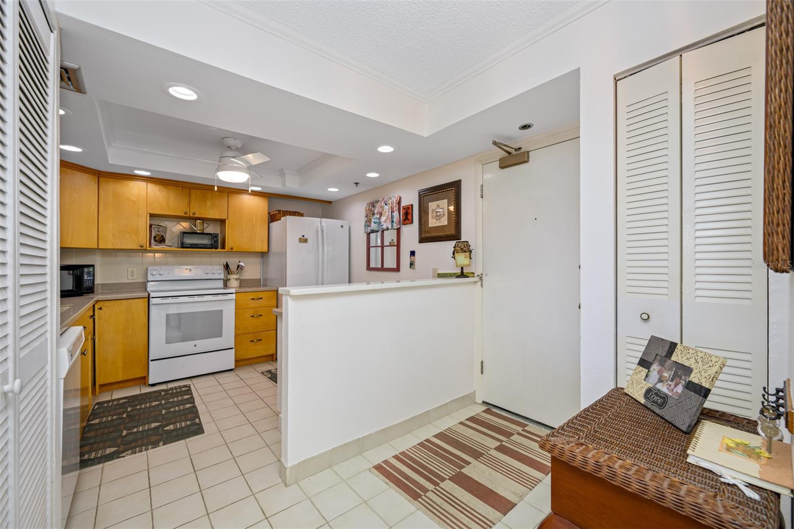 1 KEY CAPRI #104E, TREASURE ISLAND, FL, 33706