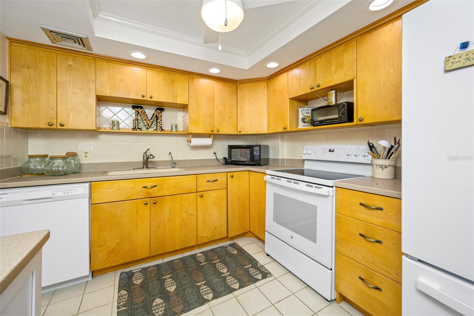 1 KEY CAPRI #104E, TREASURE ISLAND, FL, 33706
