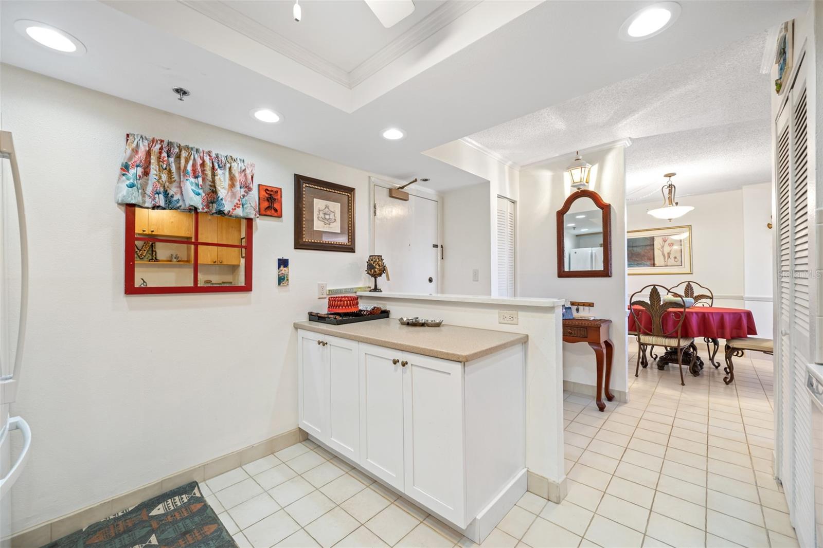 1 KEY CAPRI #104E, TREASURE ISLAND, FL, 33706