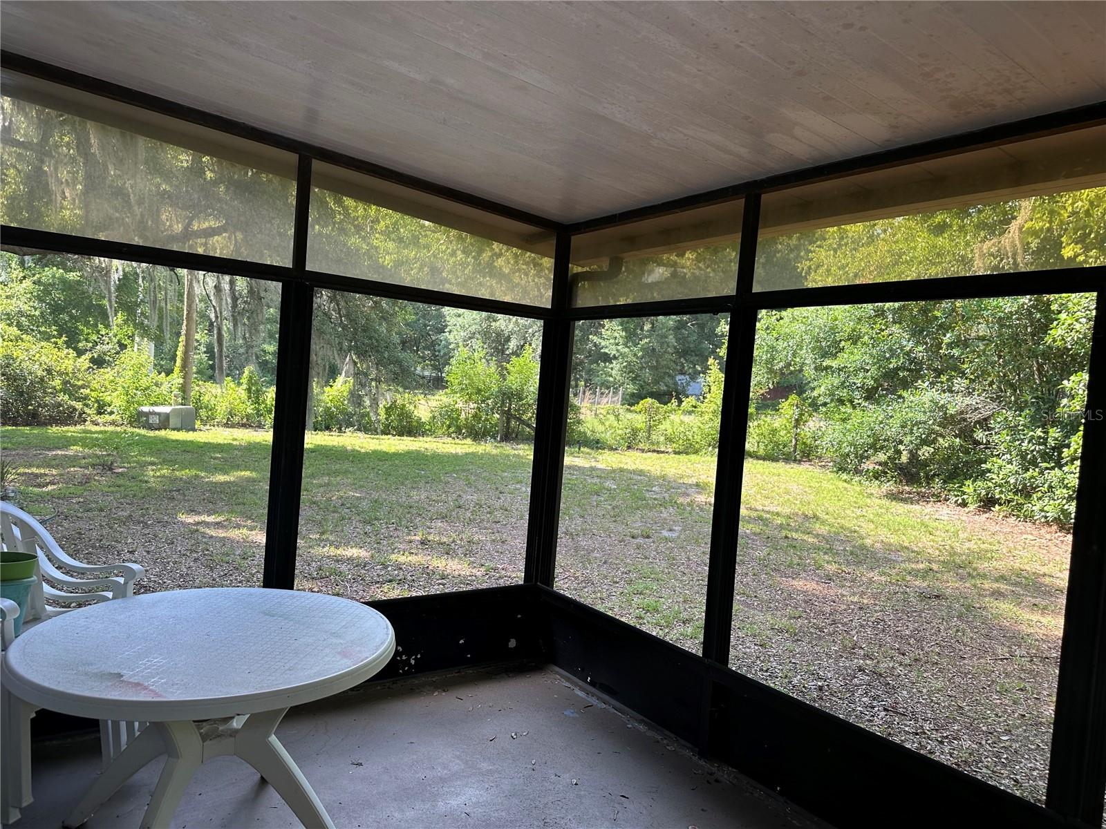 1833 HOLLY LN, LADY LAKE, FL, 32159