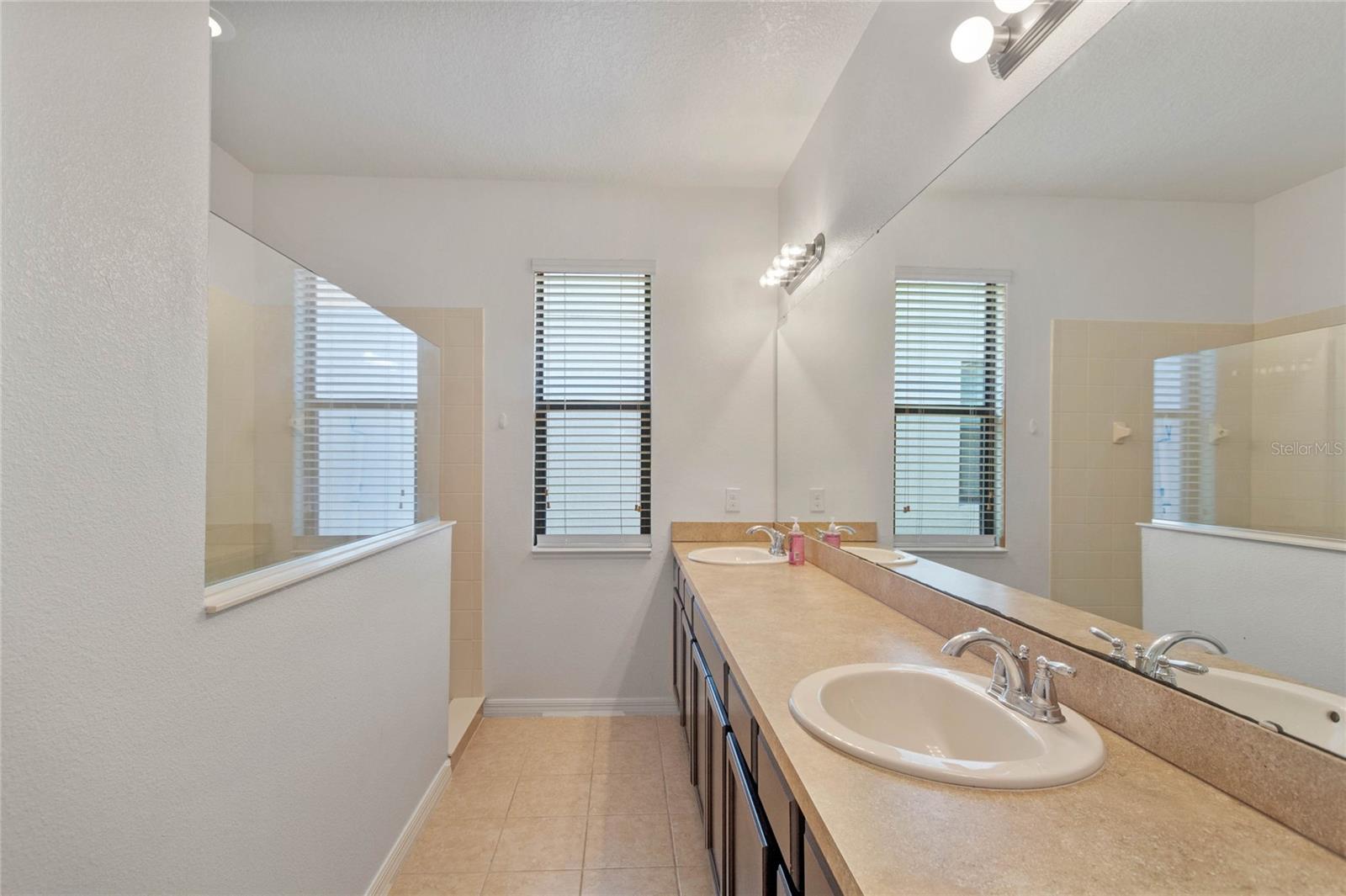 9342 OGLETHORPE DR, GROVELAND, FL, 34736