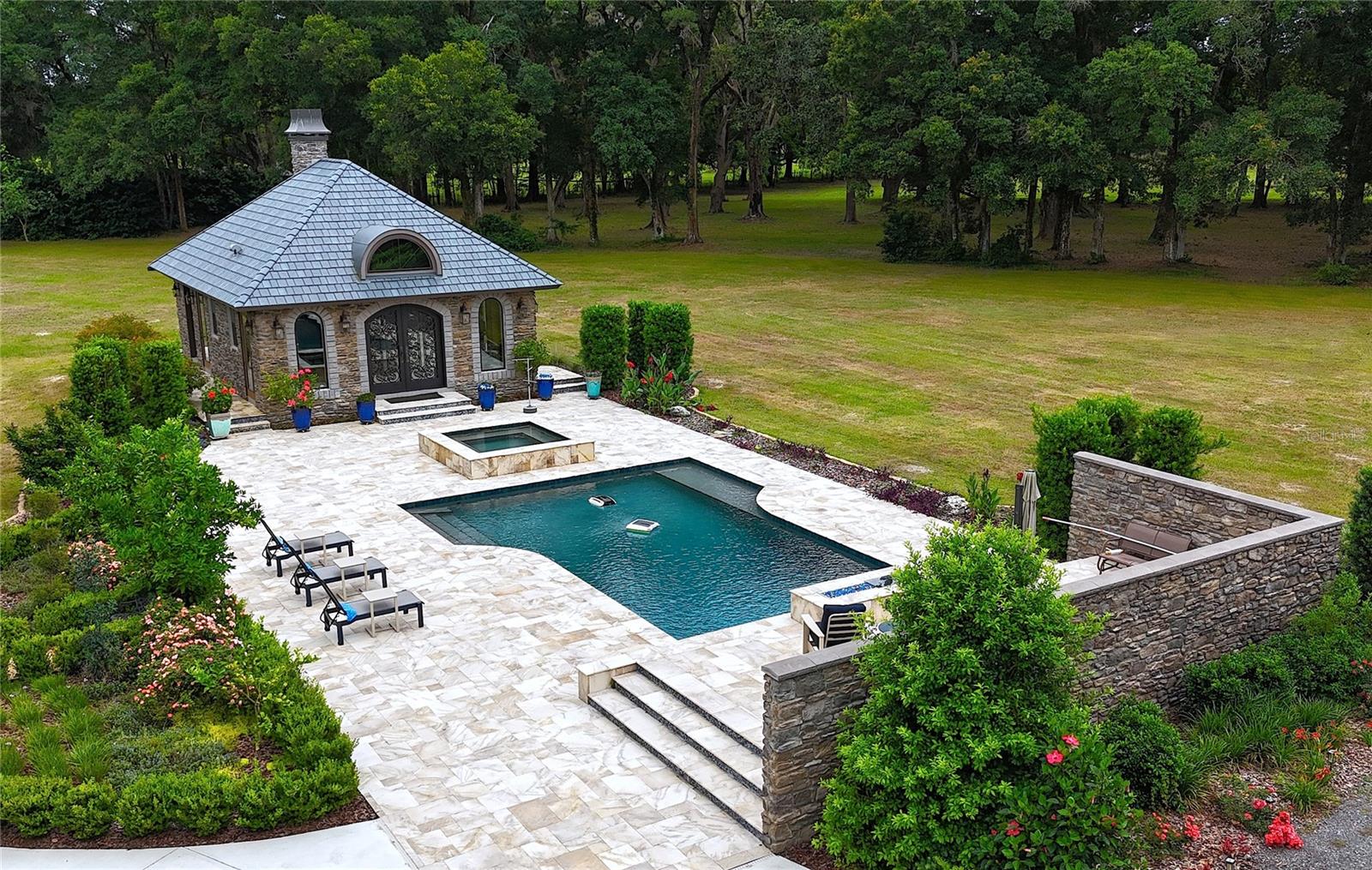 OM679092 Property Photo