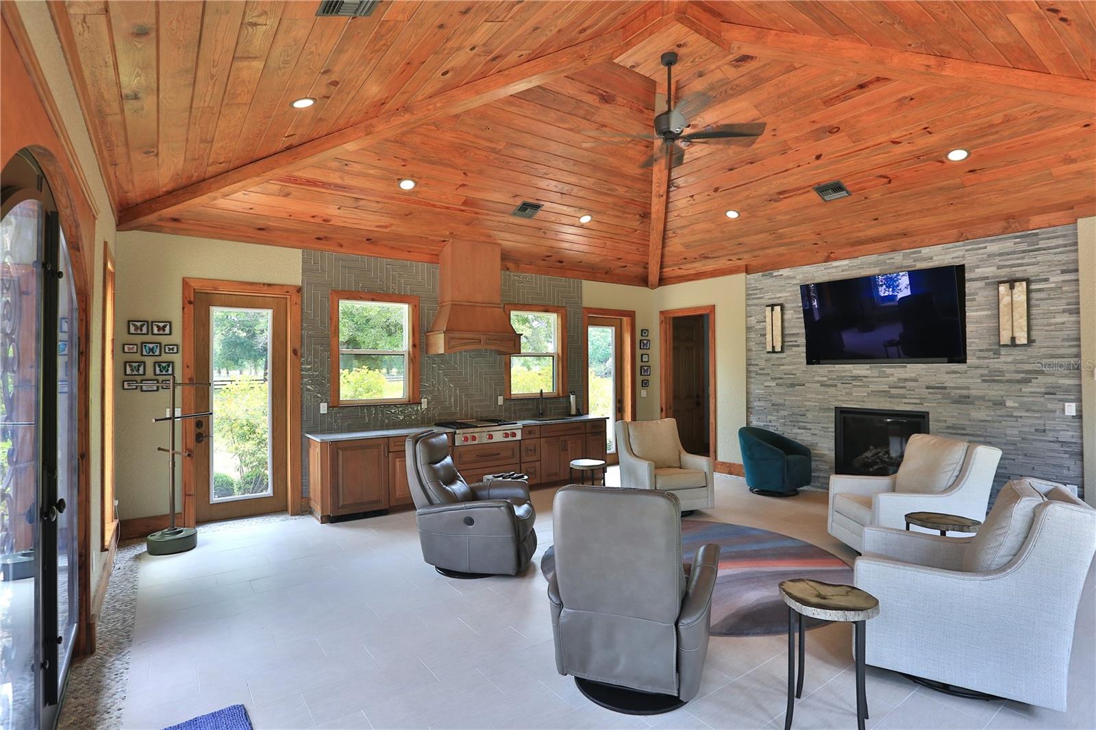 OM679092 Property Photo