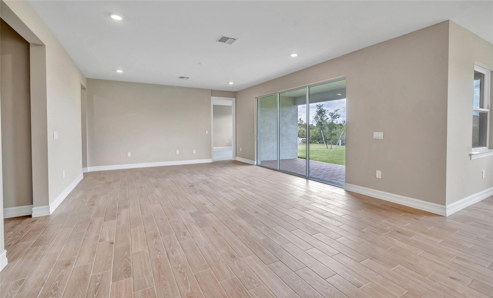 15512 GREENWOOD AVE, PORT CHARLOTTE, FL, 33981