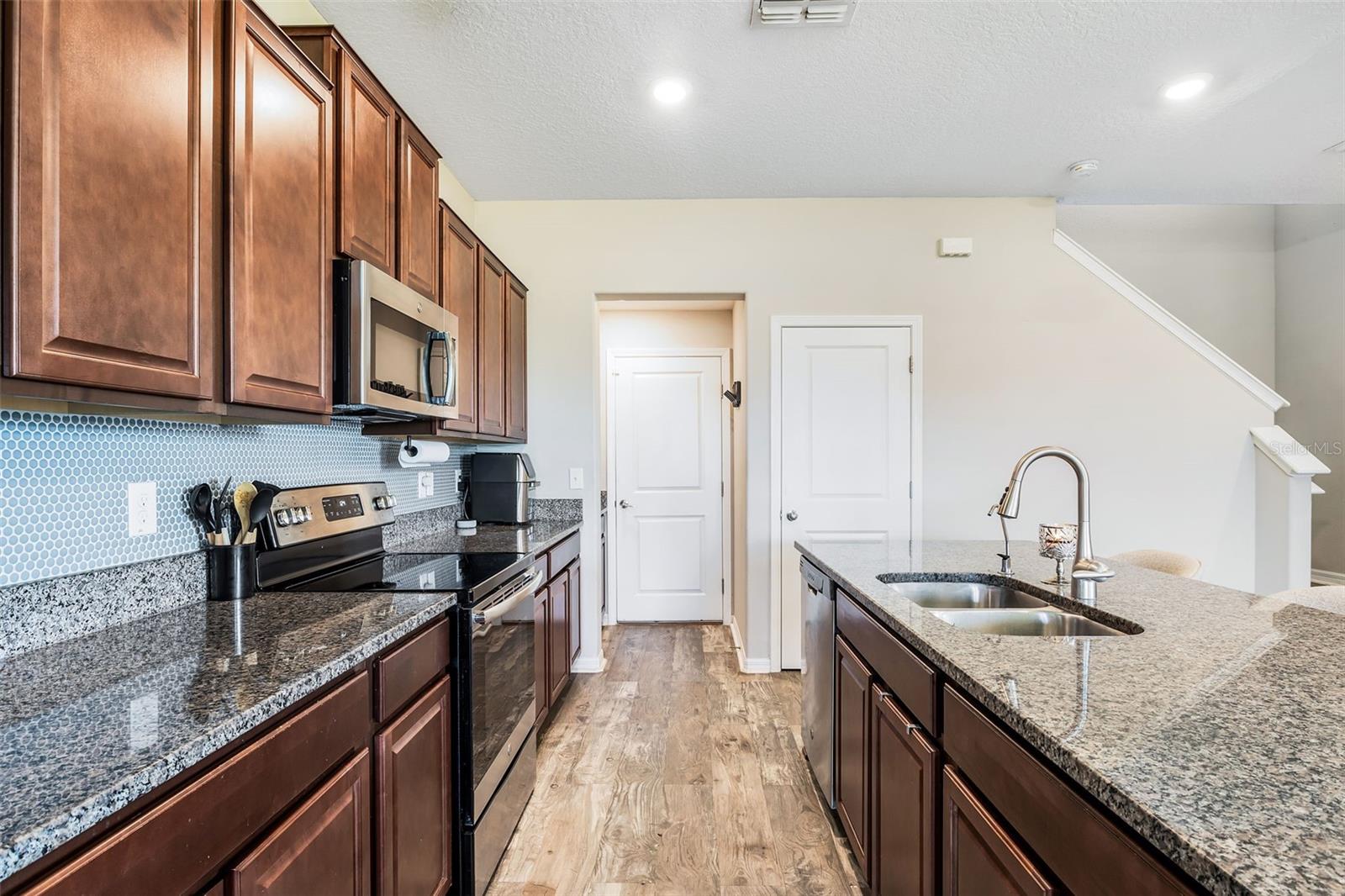 31807 BLUE PASSING LOOP, WESLEY CHAPEL, FL, 33545