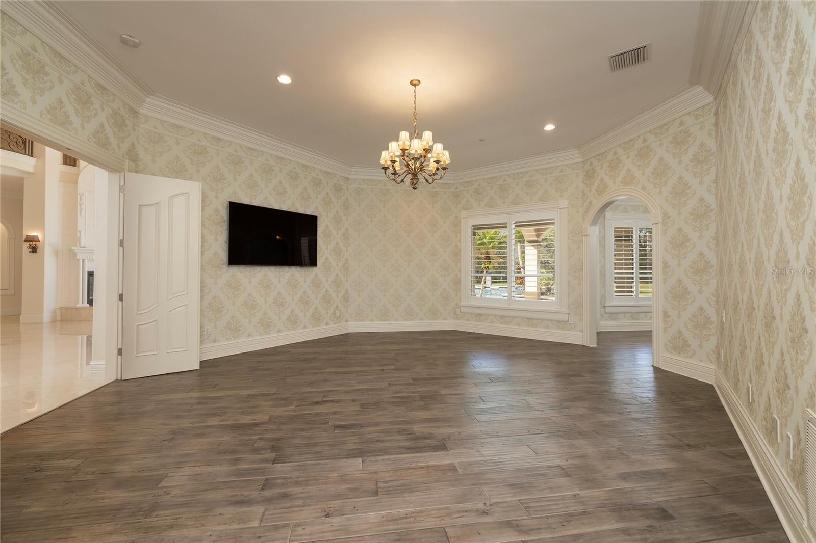 550 E EAST LAKE RD N, TARPON SPRINGS, FL, 34688